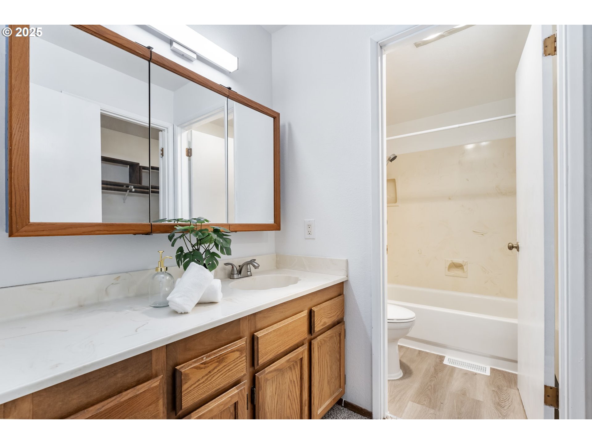 Photo #22: 397600176 Listing: Photo #22