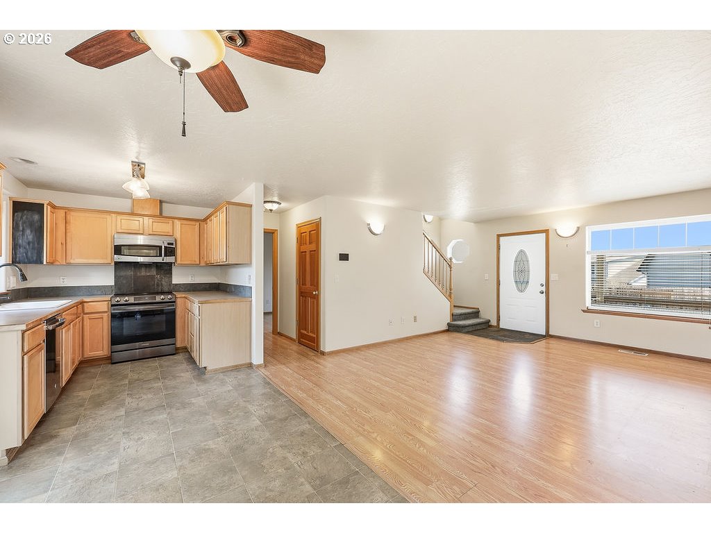 Property photo 8 of 45