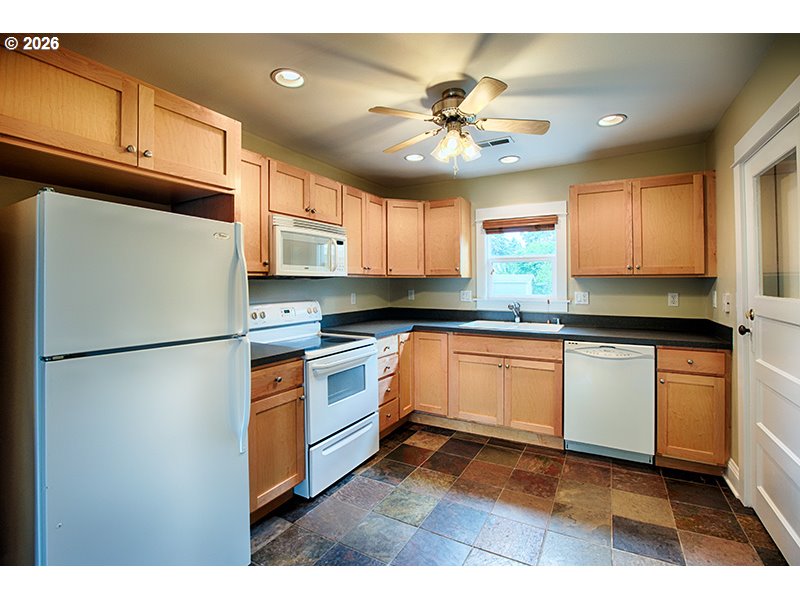 9242 SE HARRISON ST, Portland, OR, 97216