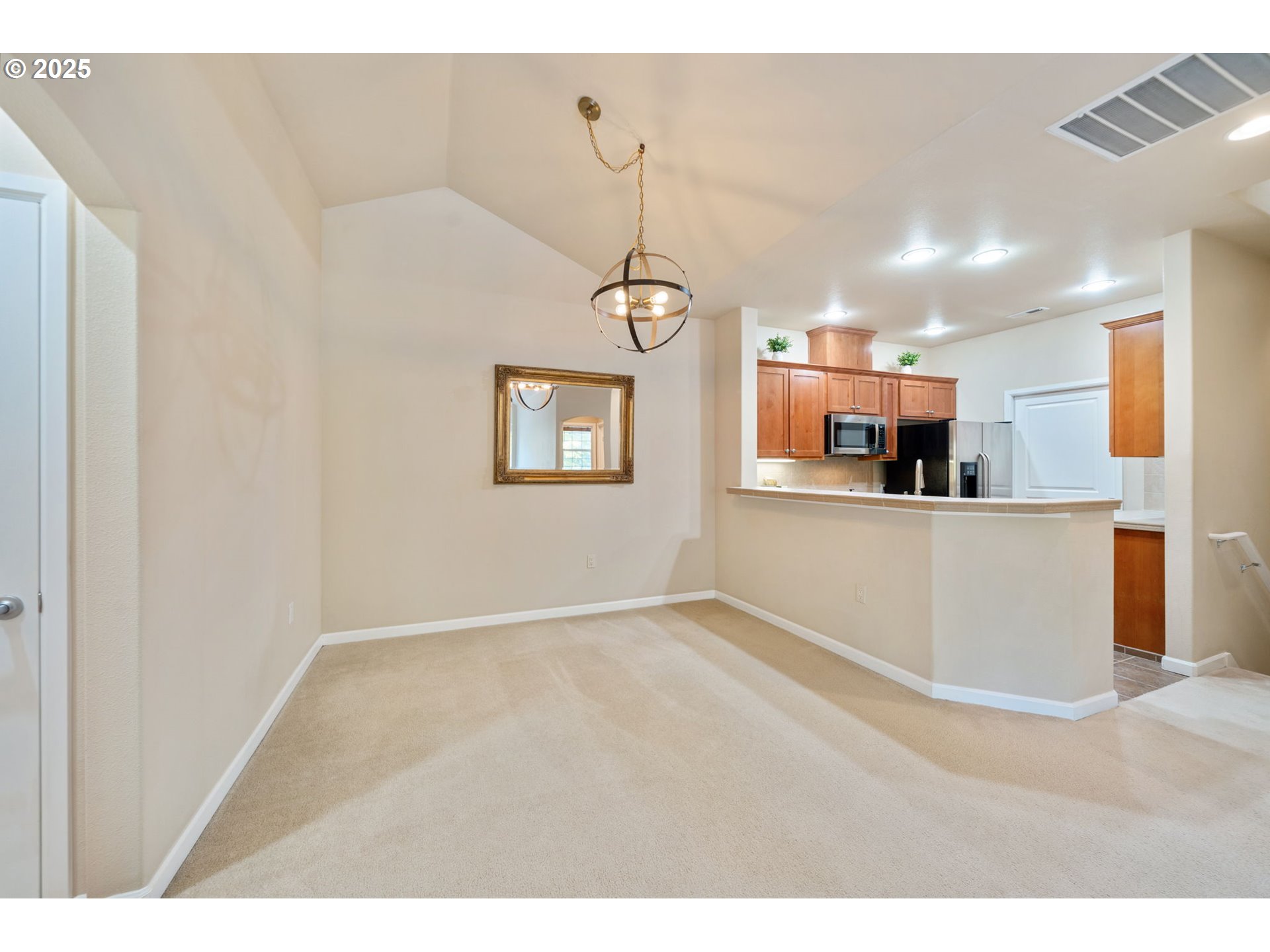 Photo #6: 399998579 Listing 