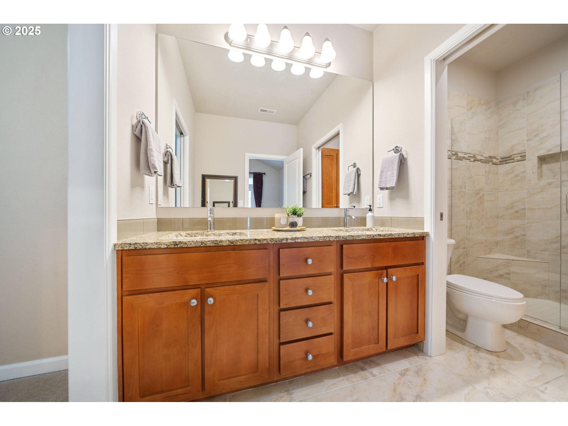 Photo #13: 399998579 Listing: Photo #13