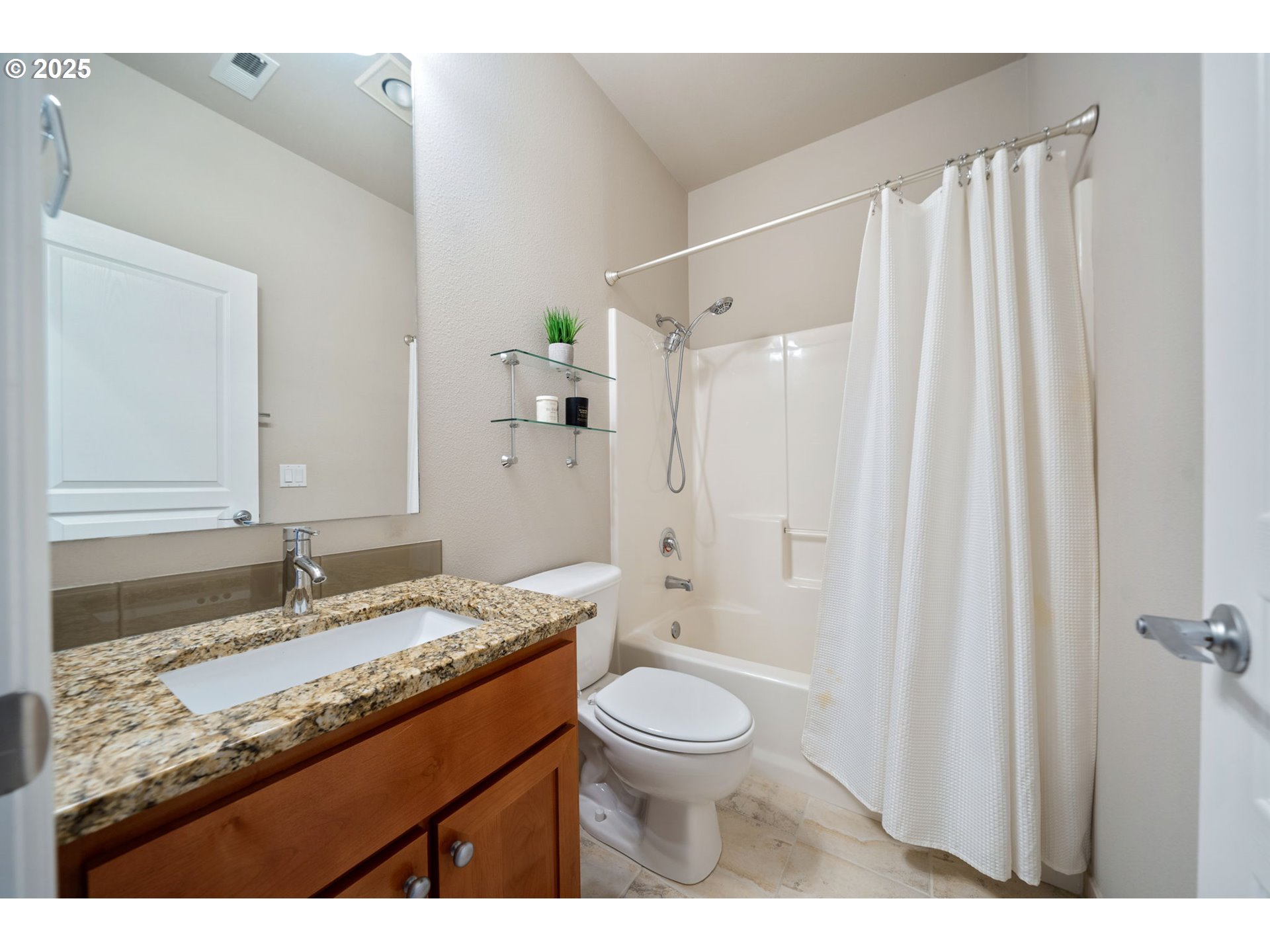 Photo #15: 399998579 Listing: Photo #15