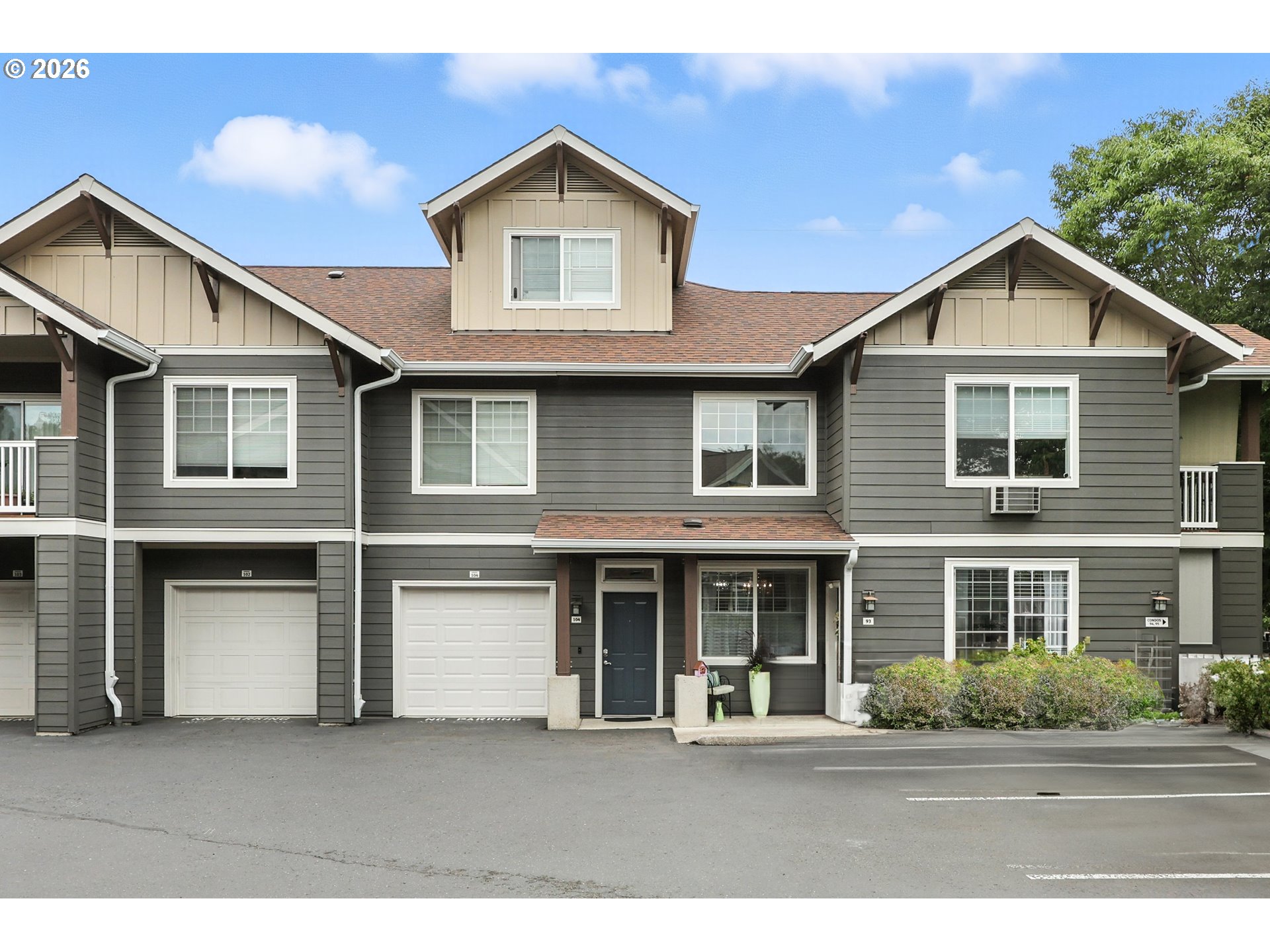 Photo #1: 400123129 Listing: Photo #1