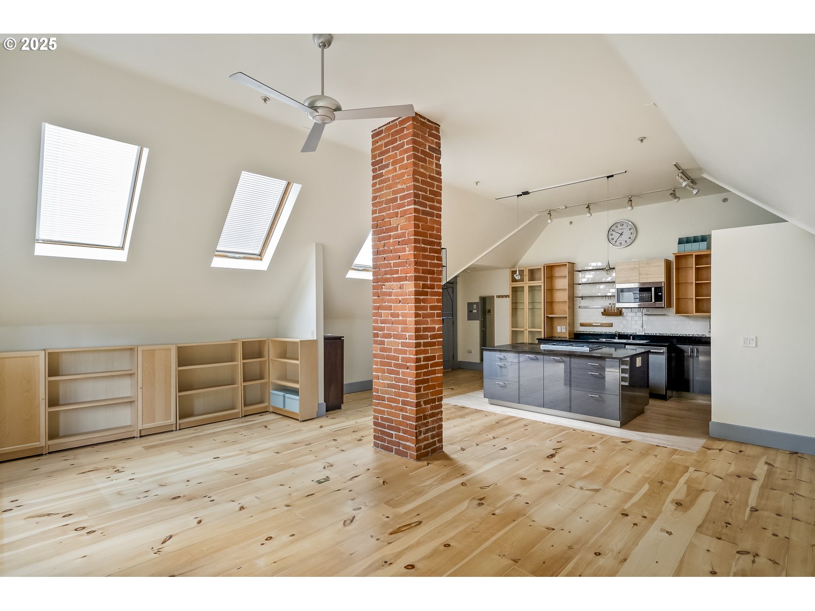 Photo #23: 400131153 Listing: Photo #23