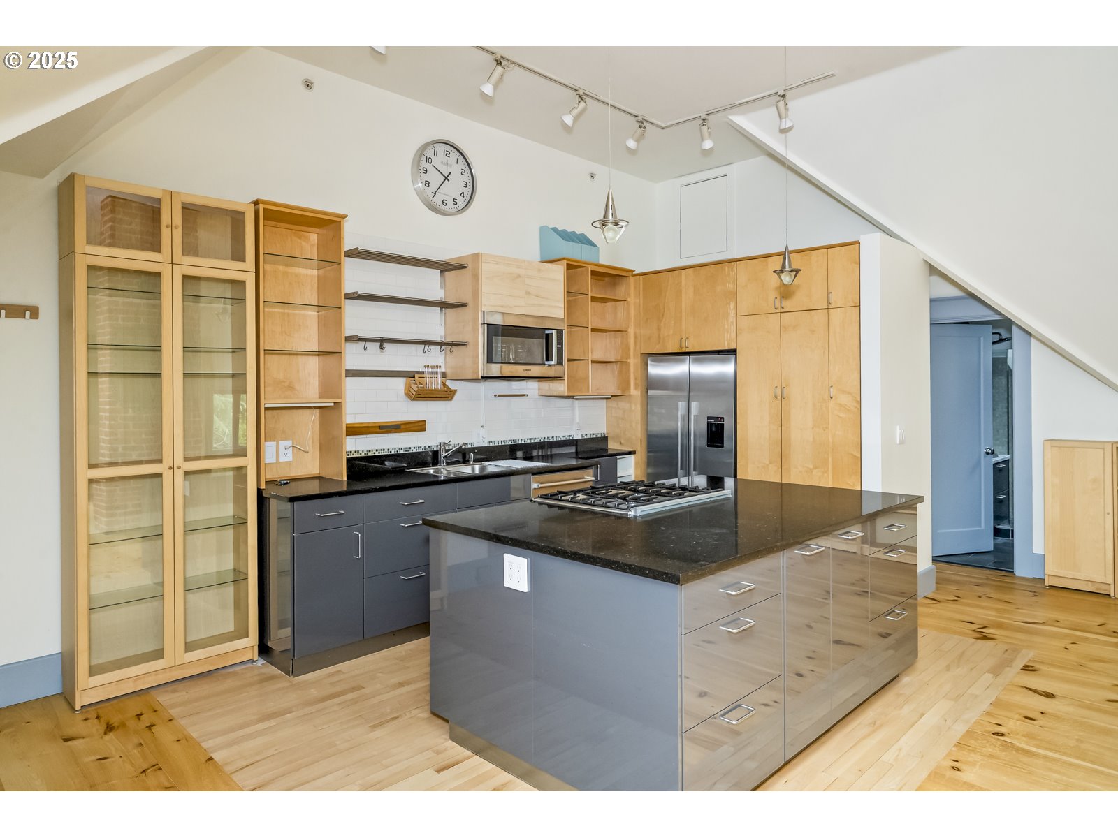 Photo #10: 400131153 Listing: Photo #10