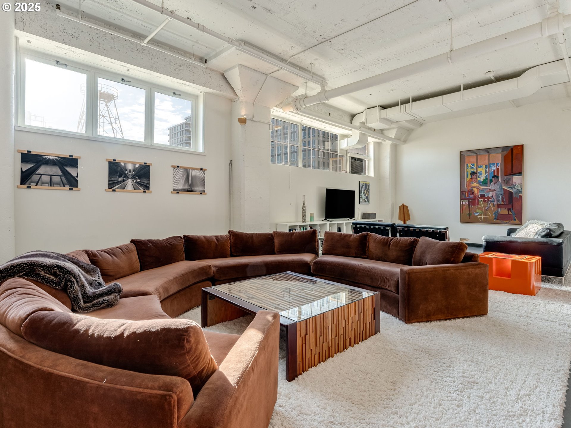 Photo #2: 402289196 Listing 