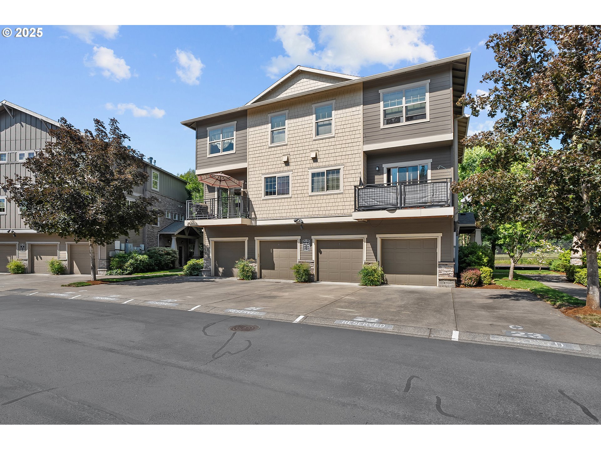 Photo #2: 402315937 Listing 