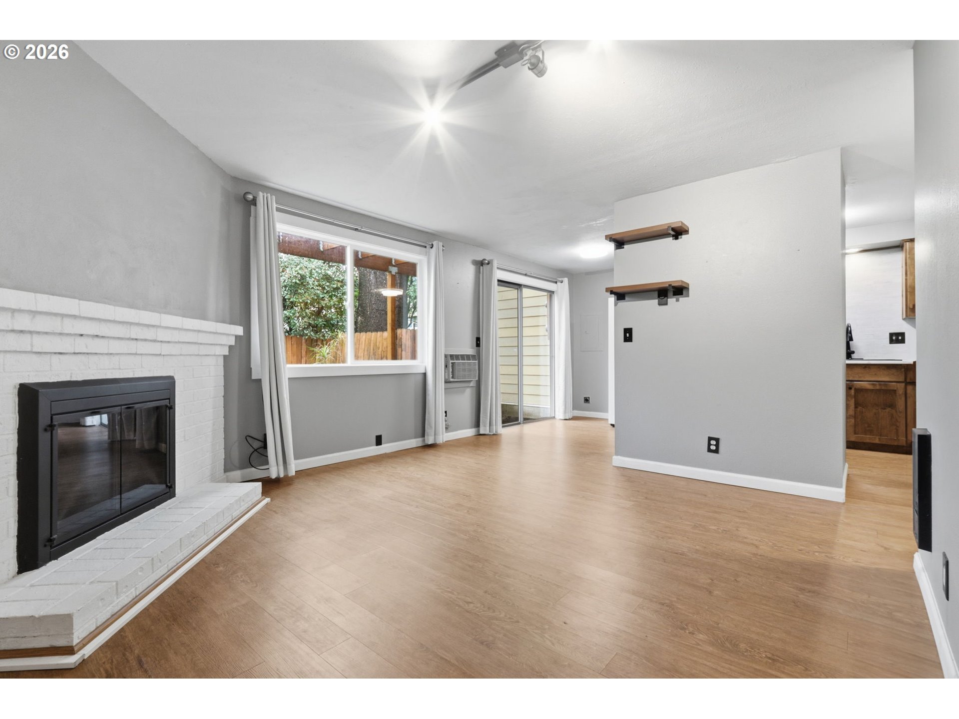 Photo #13: 402492326 Listing: Photo #13