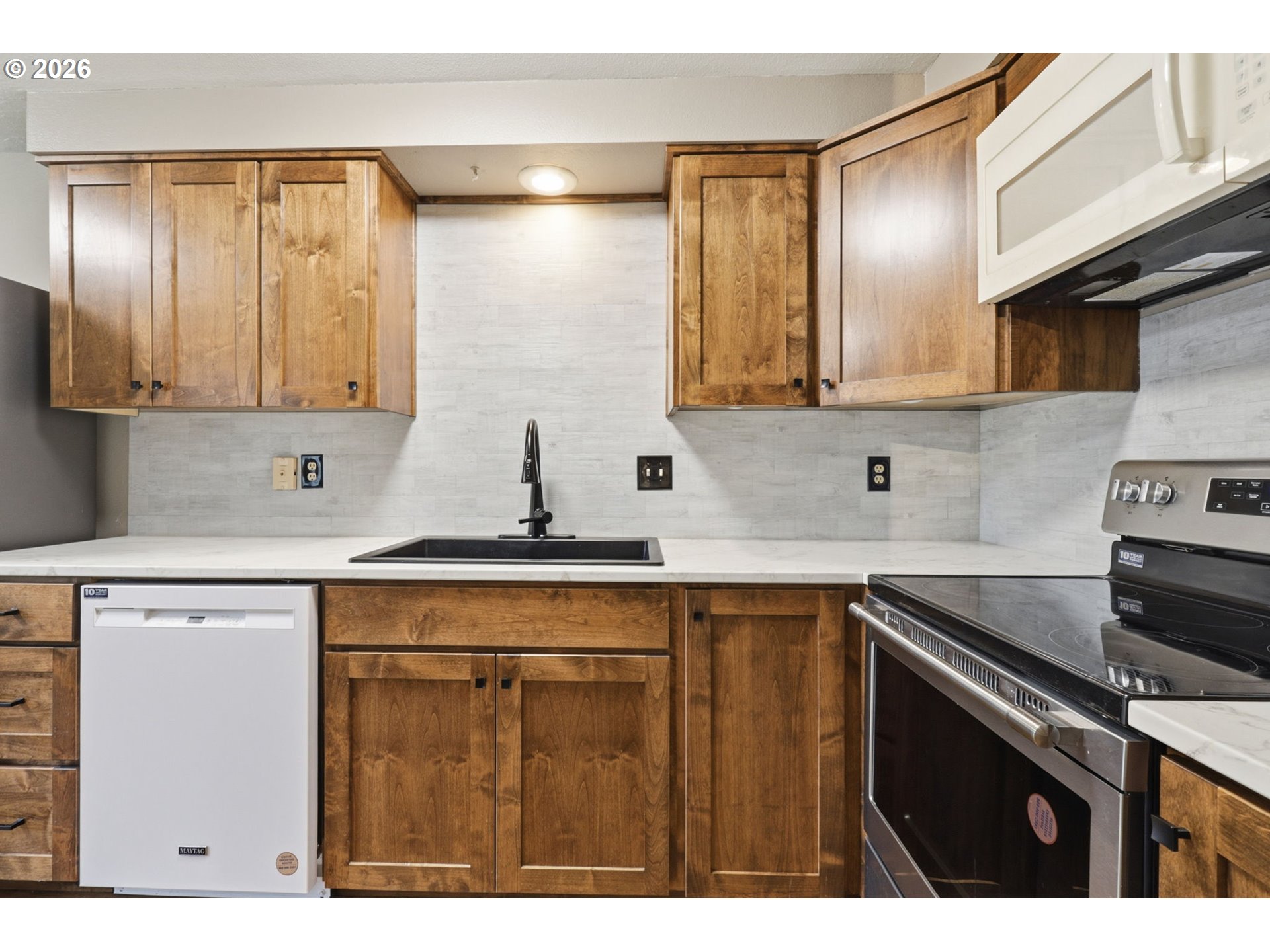 Photo #15: 402492326 Listing: Photo #15