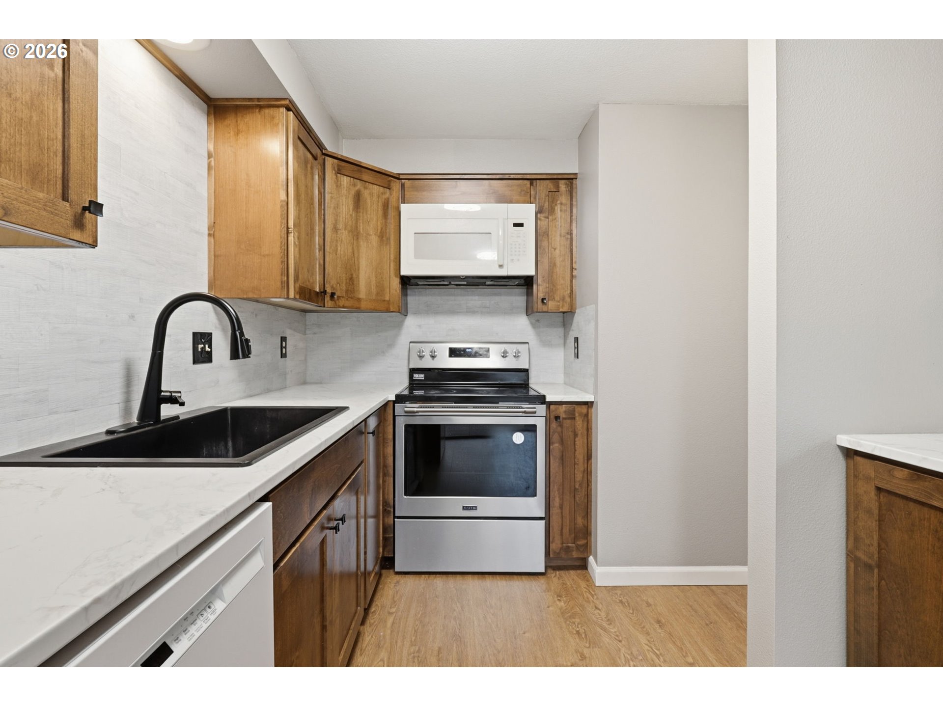 Photo #16: 402492326 Listing: Photo #16