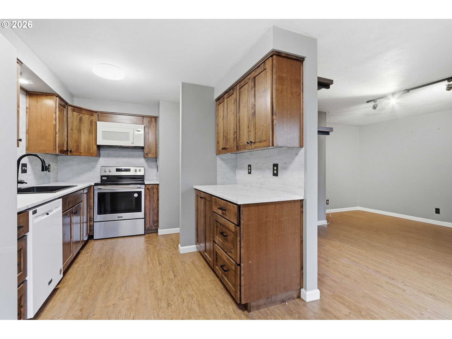 Photo #19: 402492326 Listing: Photo #19