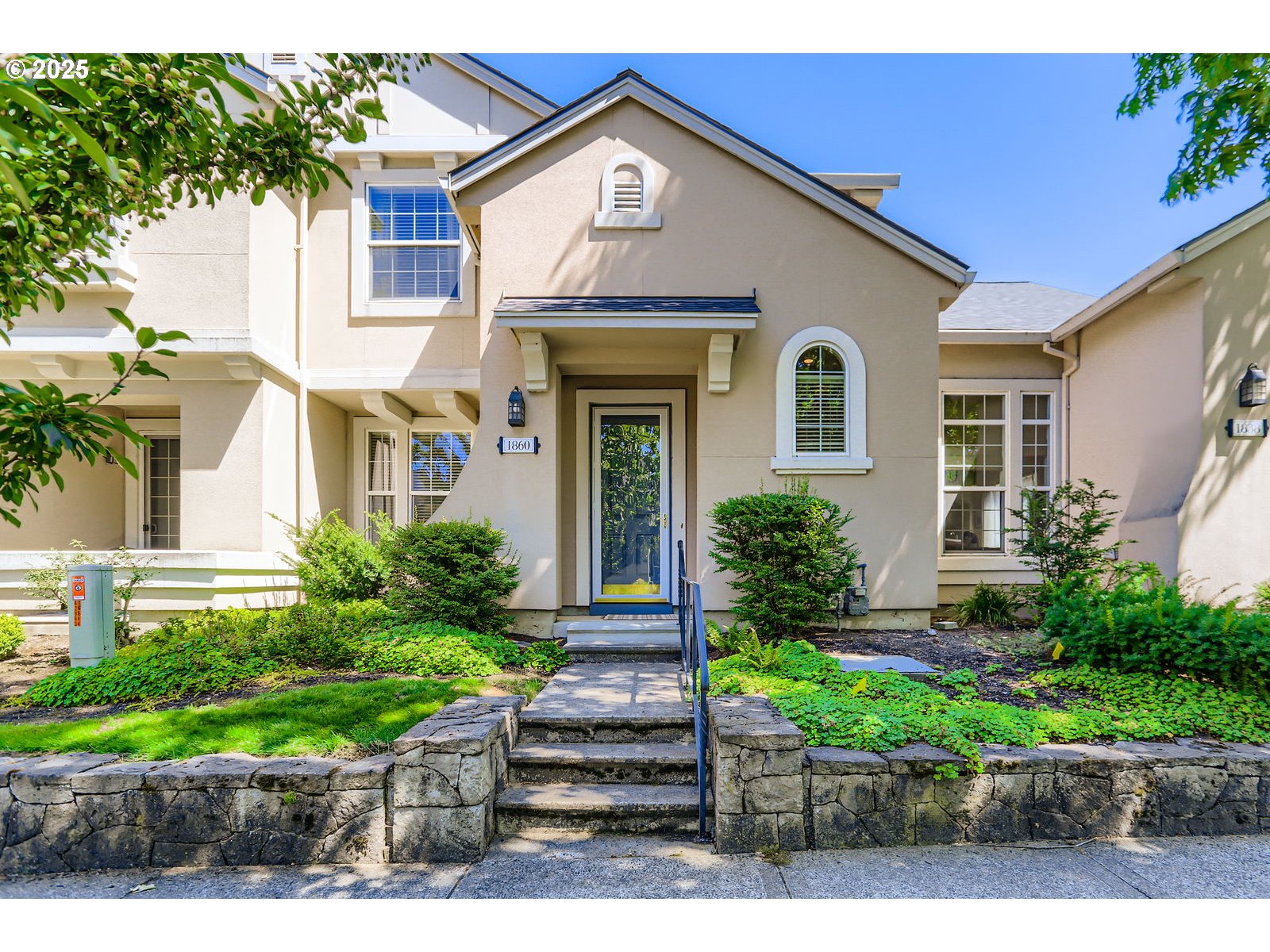 1860 NE ORENCO STATION PKWY, Hillsboro, OR, 97124