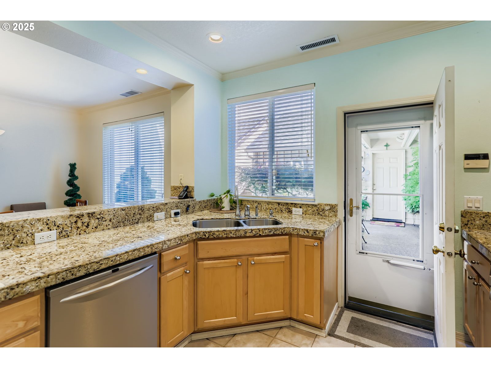 1860 NE ORENCO STATION PKWY, Hillsboro, OR, 97124