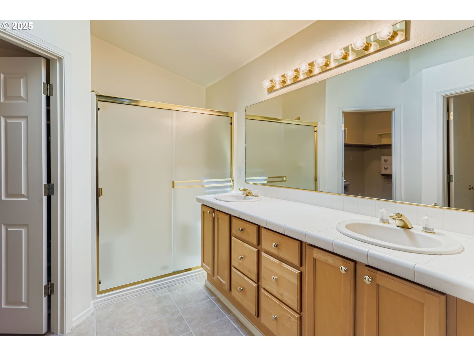 1860 NE ORENCO STATION PKWY, Hillsboro, OR, 97124