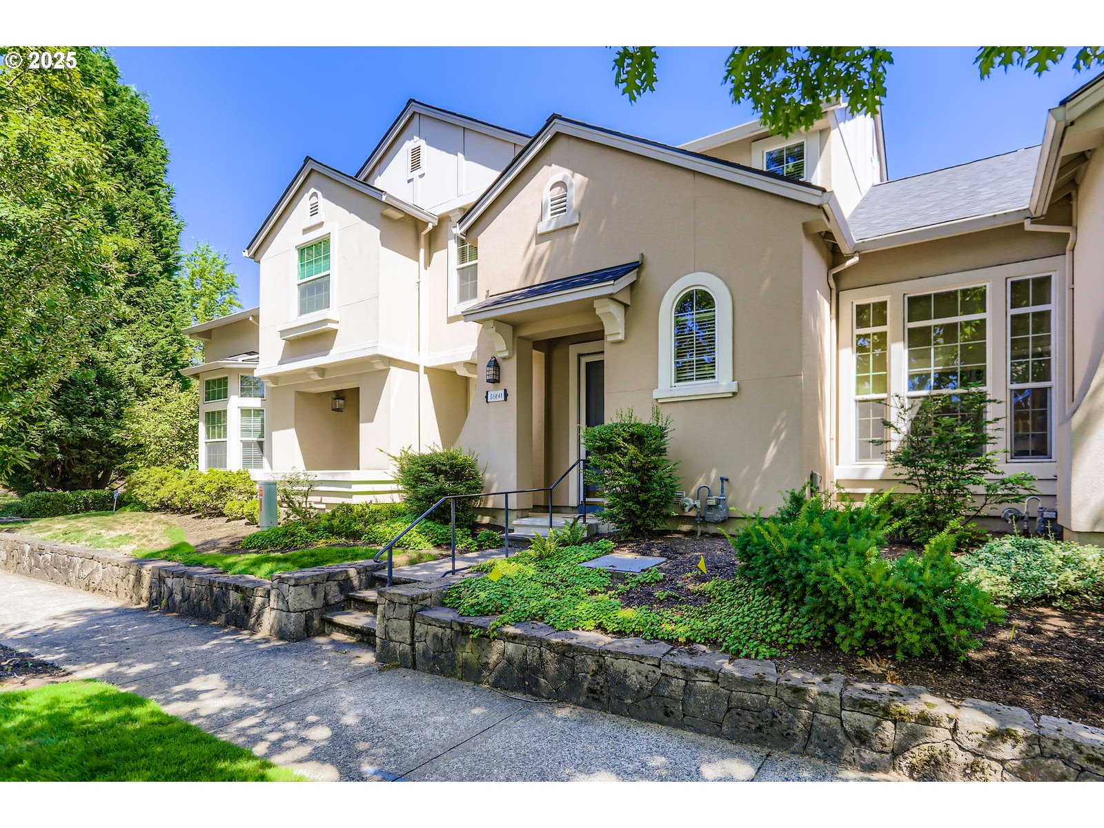 1860 NE ORENCO STATION PKWY, Hillsboro, OR, 97124