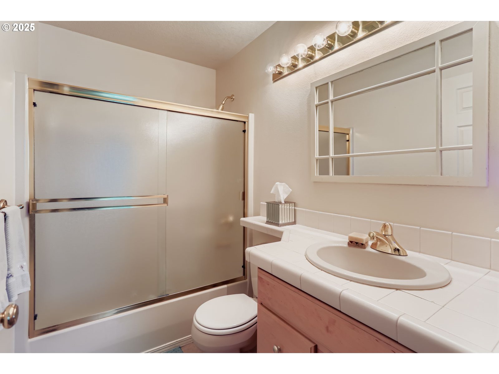 1860 NE ORENCO STATION PKWY, Hillsboro, OR, 97124