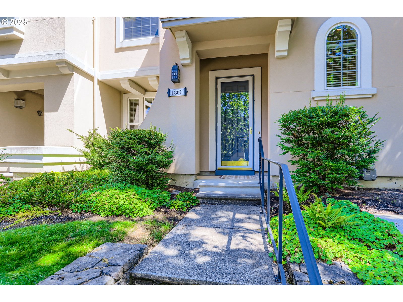 1860 NE ORENCO STATION PKWY, Hillsboro, OR, 97124