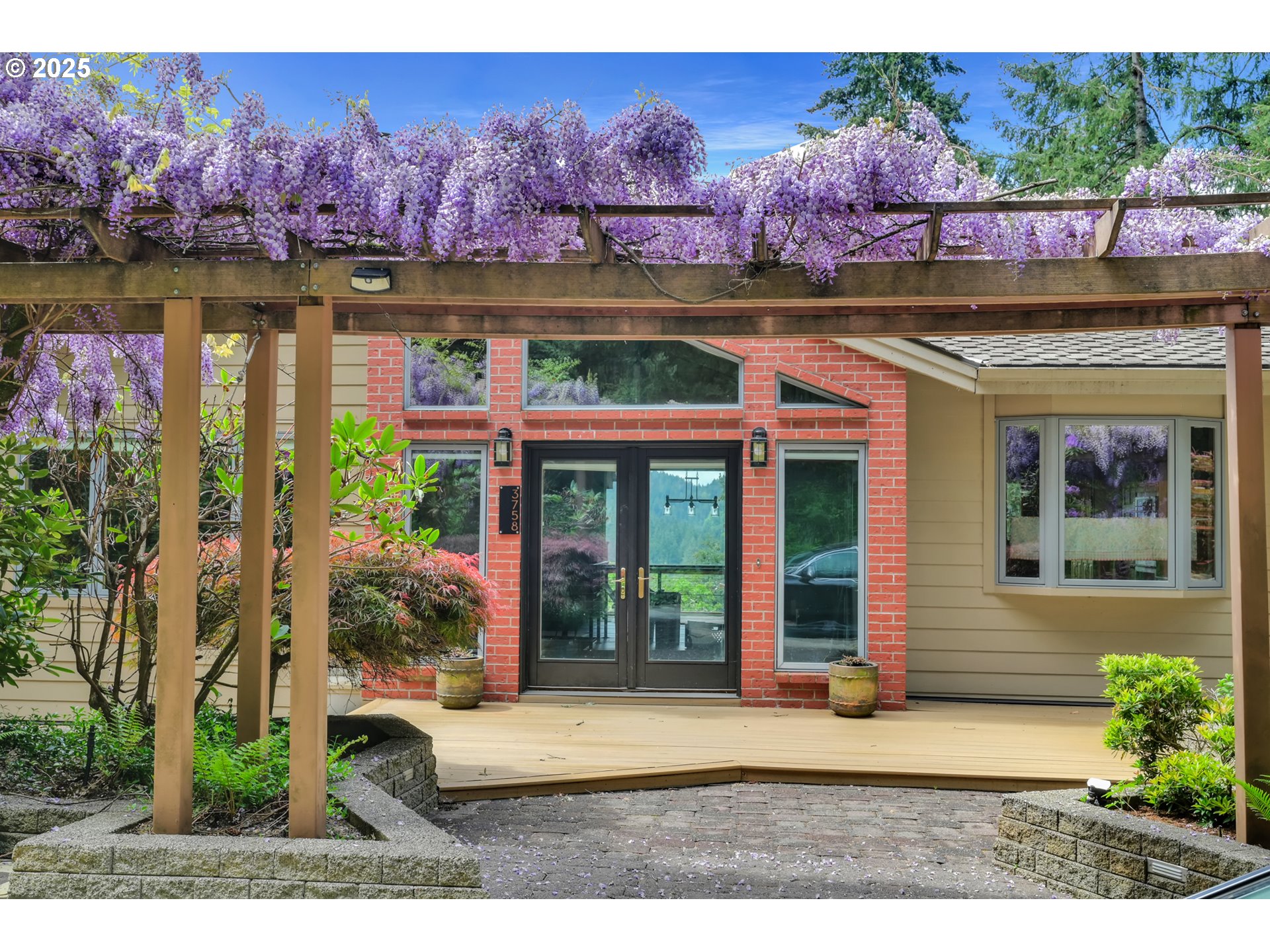 9375 NE SACRAMENTO ST, Portland, OR, 97220