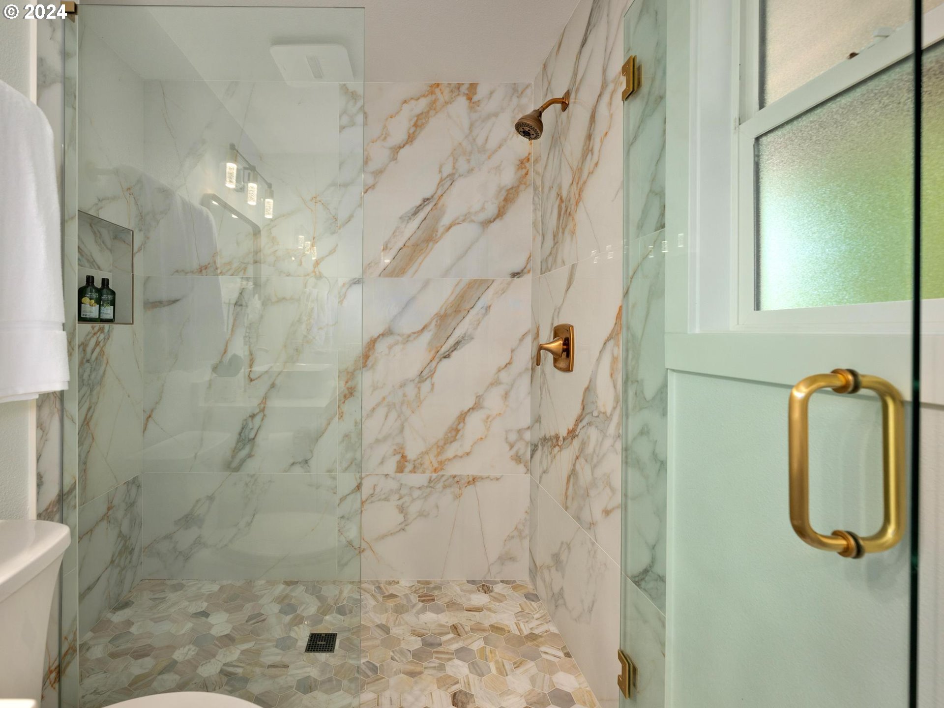 818 ASH ST, Lake Oswego, OR, 97034