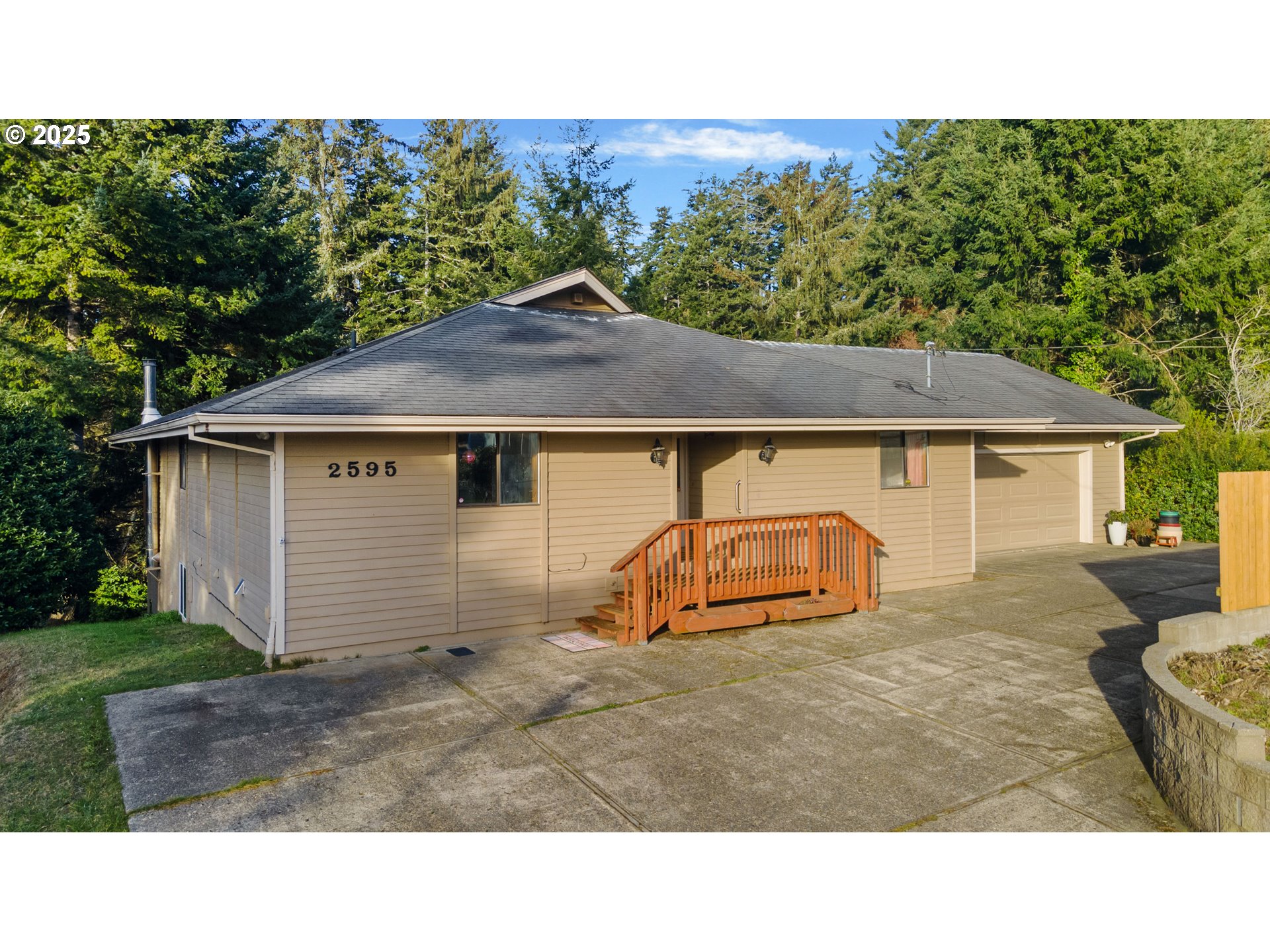 Photo of 2595 BRUSSELLS ST North Bend OR 97459