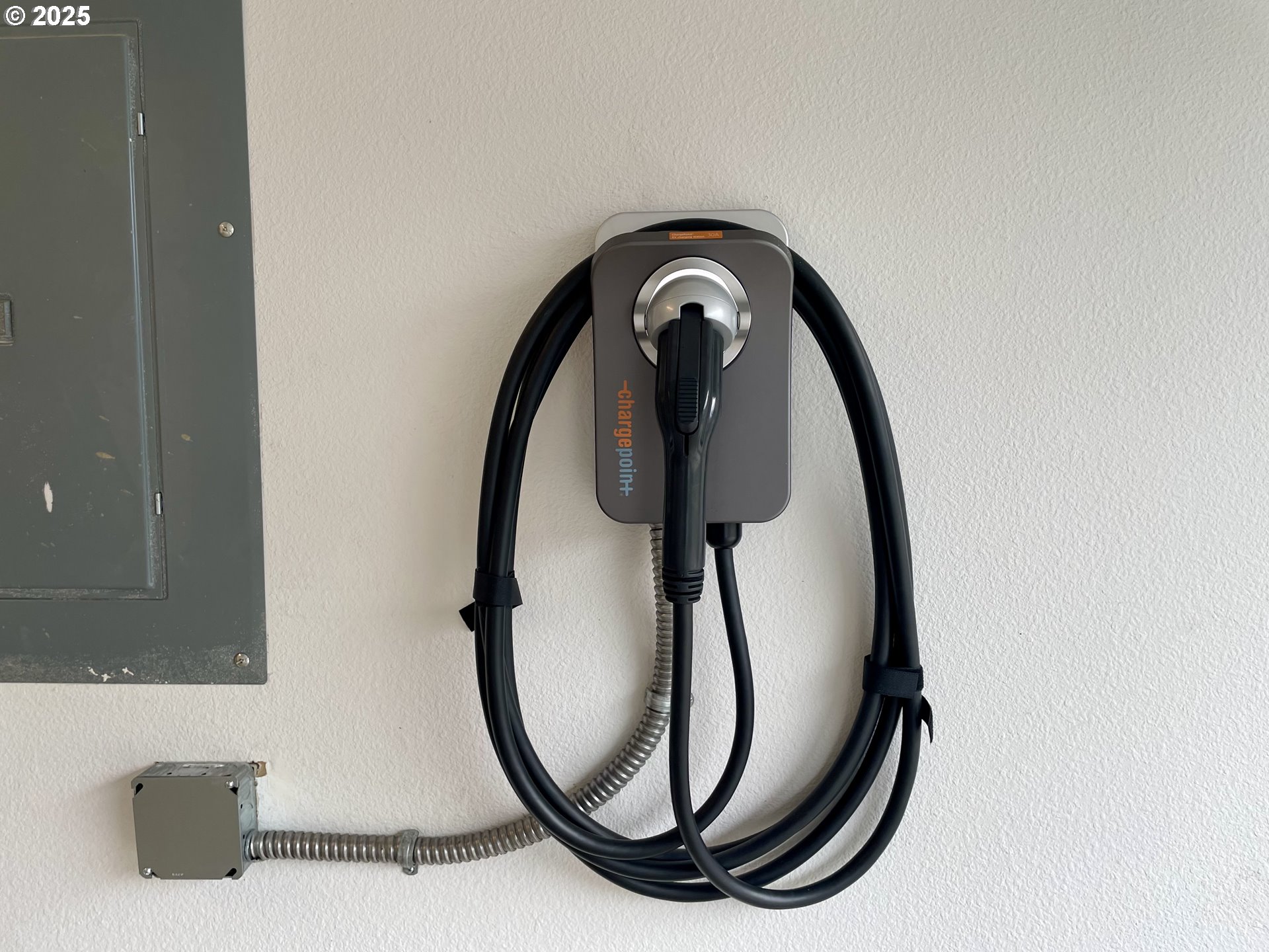 Photo #8: 403492025 Listing: Photo #8