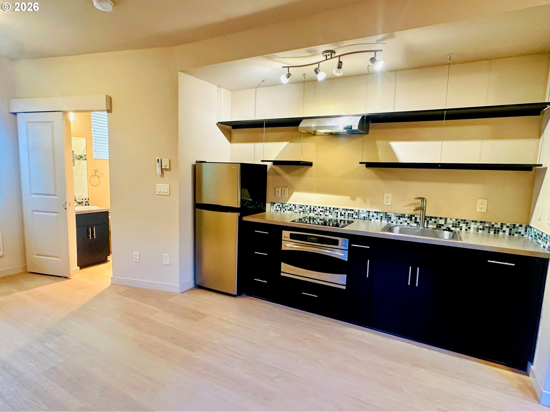 Photo #6: 403687274 Listing: Photo #6