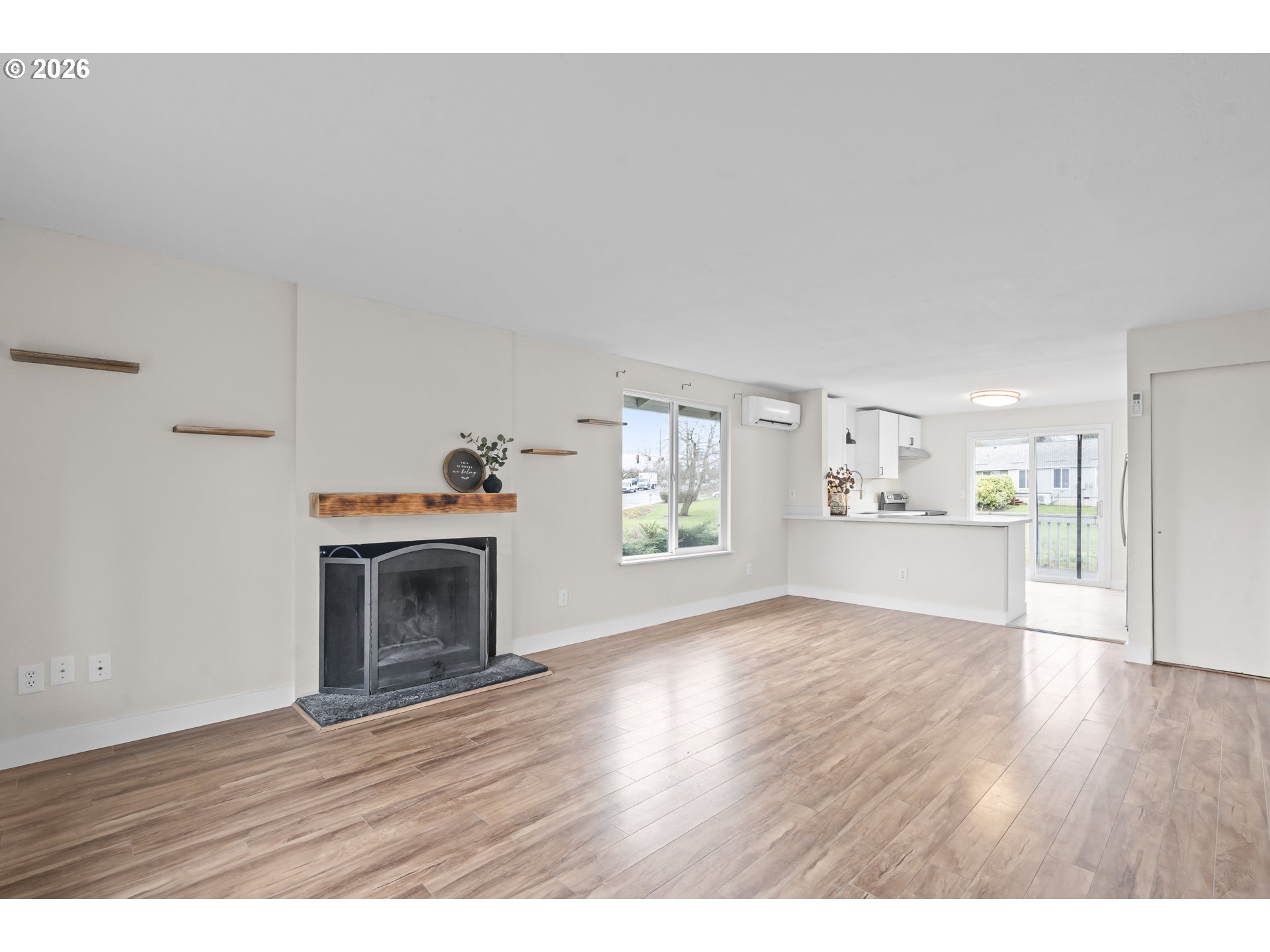 Photo #4: 403723961 Listing: Photo #4