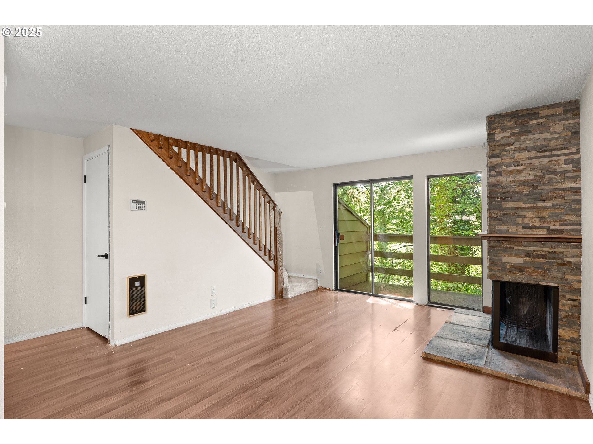 Photo #6: 404599975 Listing 
