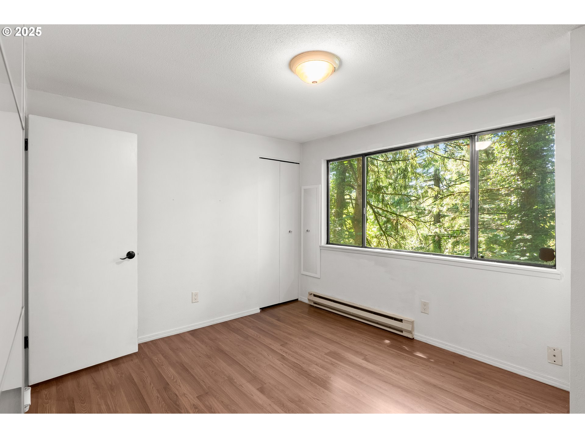 Photo #16: 404599975 Listing: Photo #16