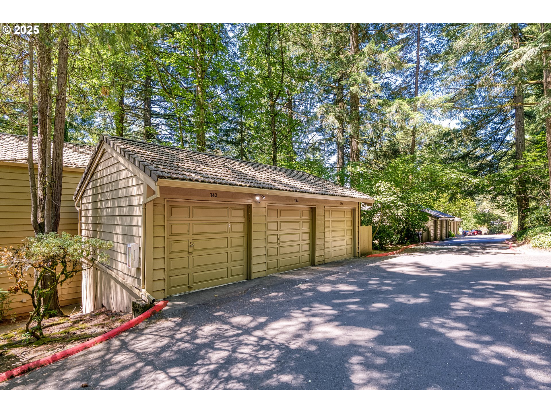MLS: 404599975 Condo For Sale