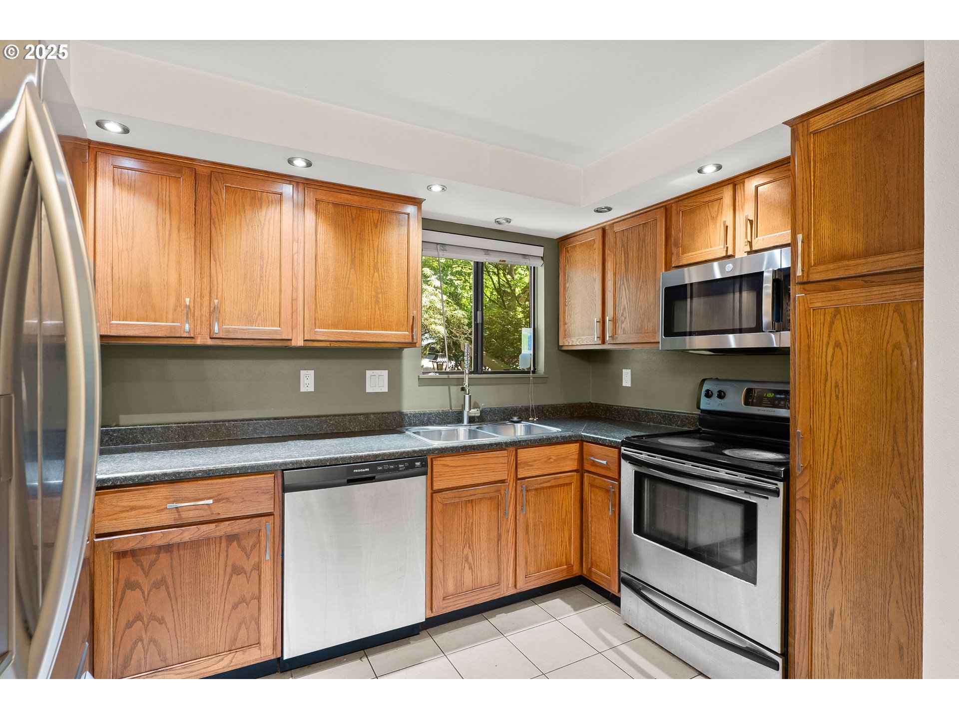 Photo #11: 404599975 Listing: Photo #11