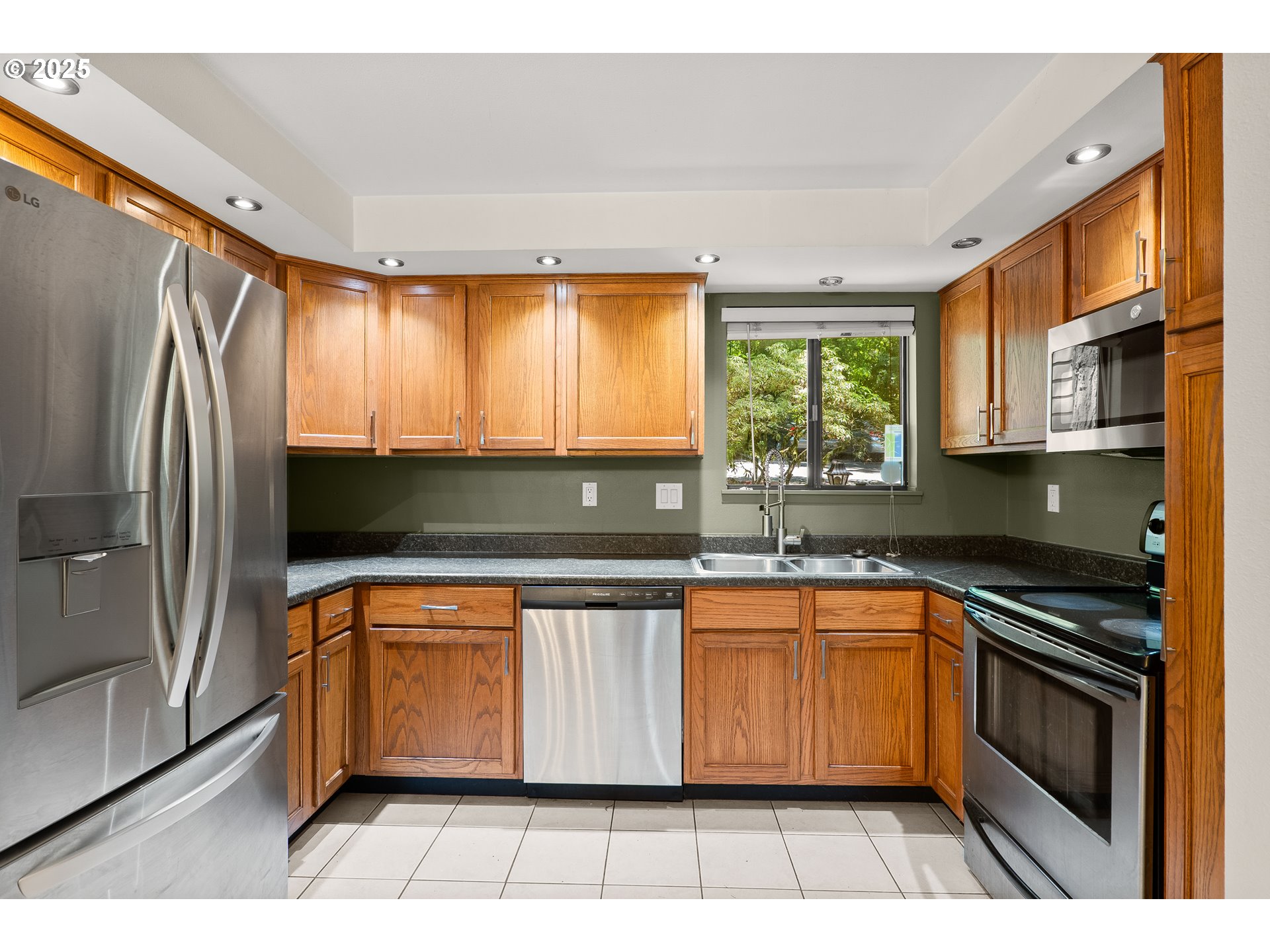 Photo #10: 404599975 Listing: Photo #10