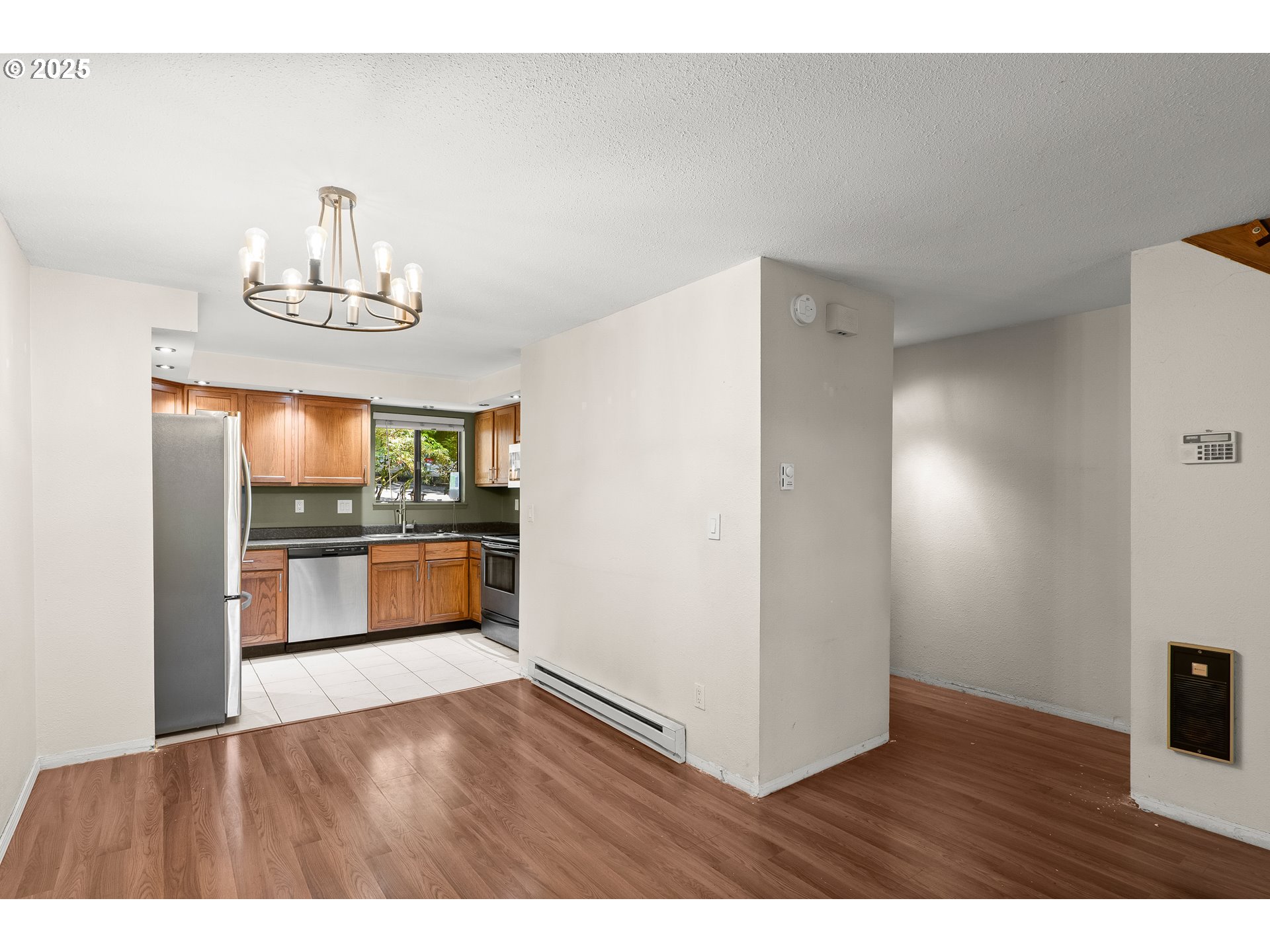 Photo #7: 404599975 Listing: Photo #7