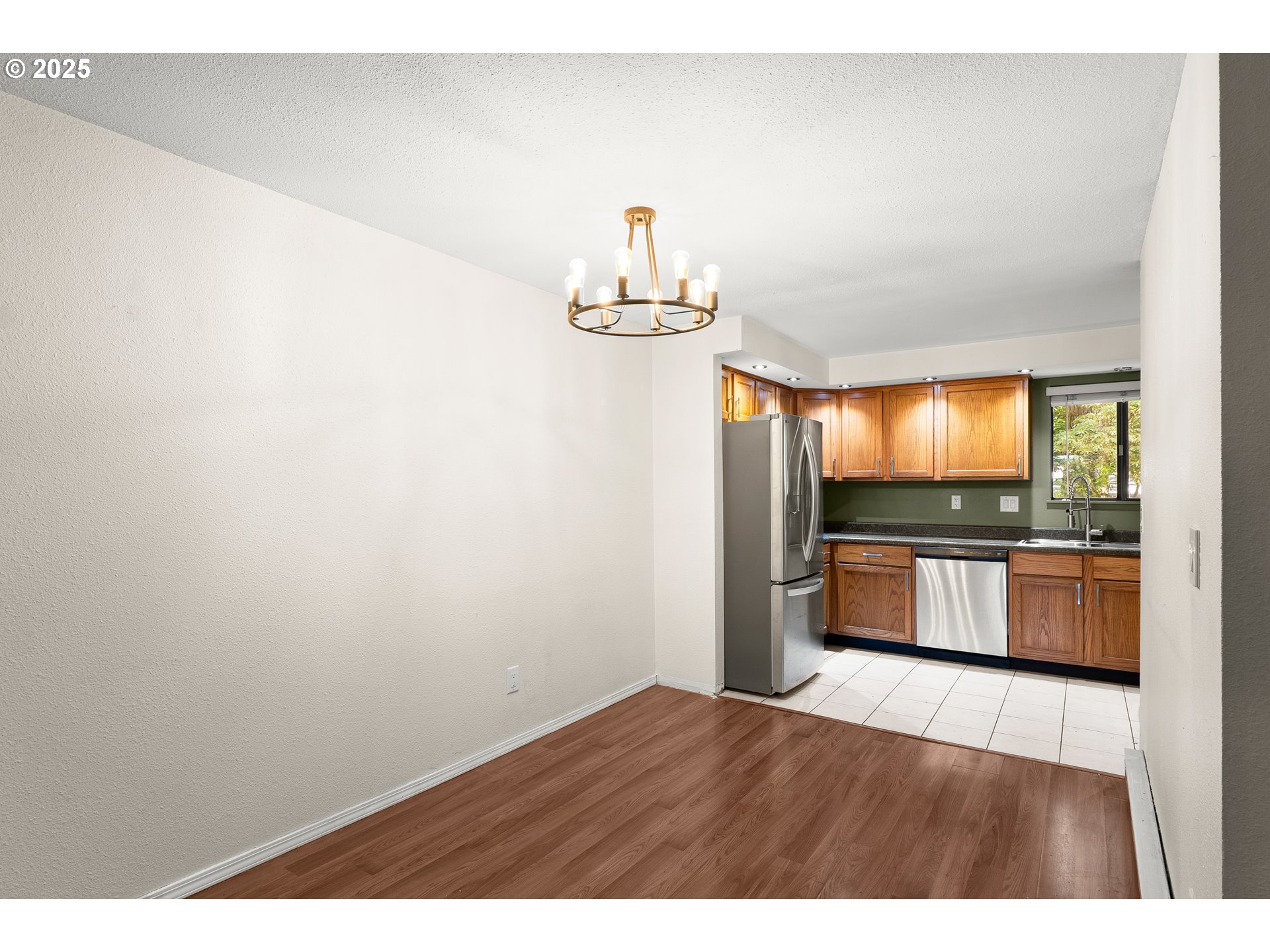 Photo #9: 404599975 Listing: Photo #9