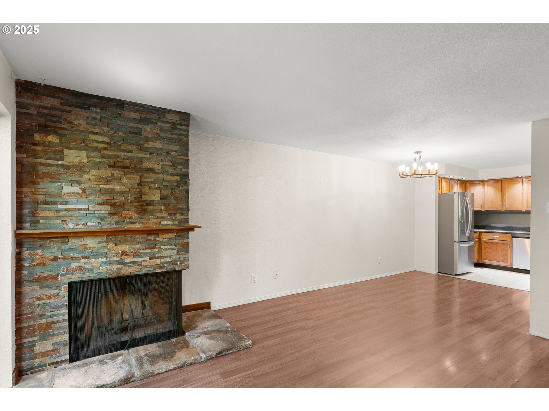 Photo #12: 404599975 Listing: Photo #12