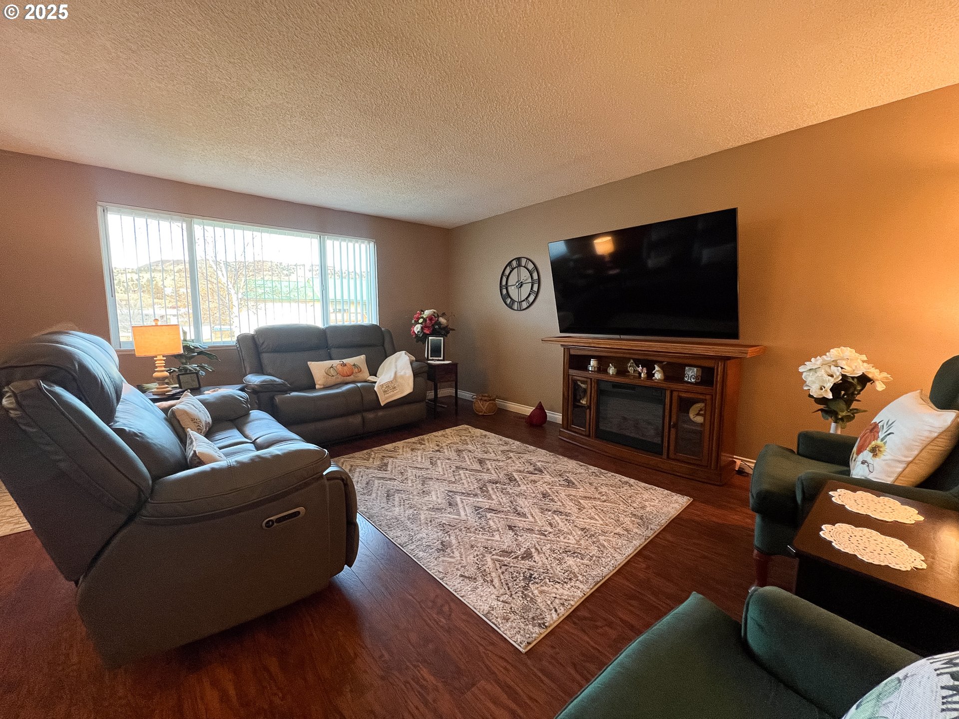 1225 B ST, Fossil, OR, 97830