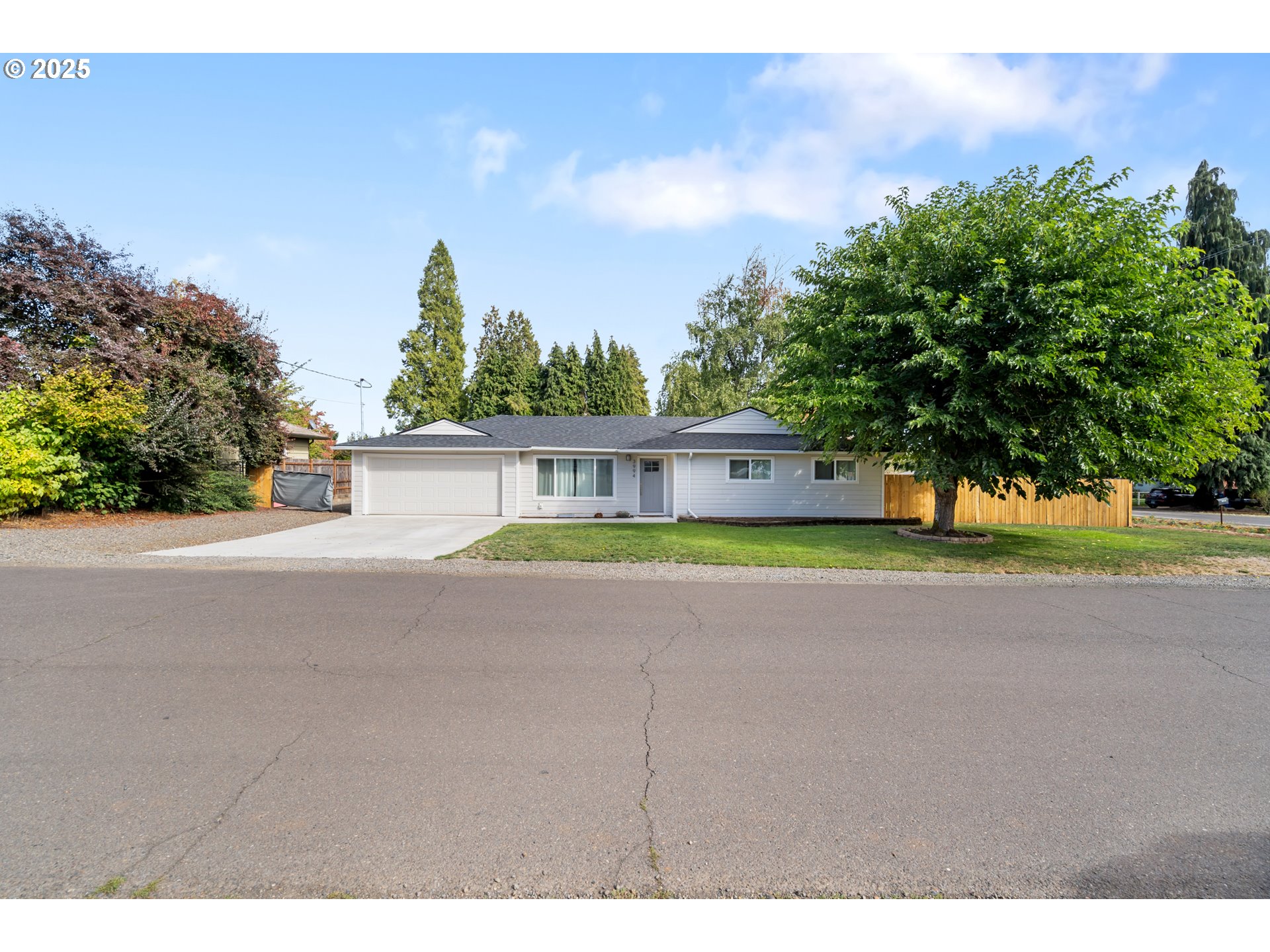 2382 E IRWIN WAY, Eugene, OR, 97402