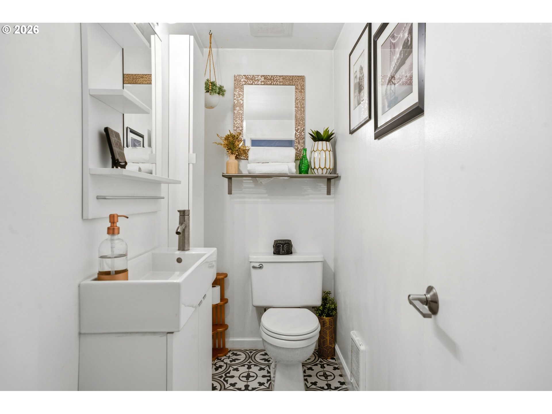 Photo #1: 406283817 Listing: Photo #1