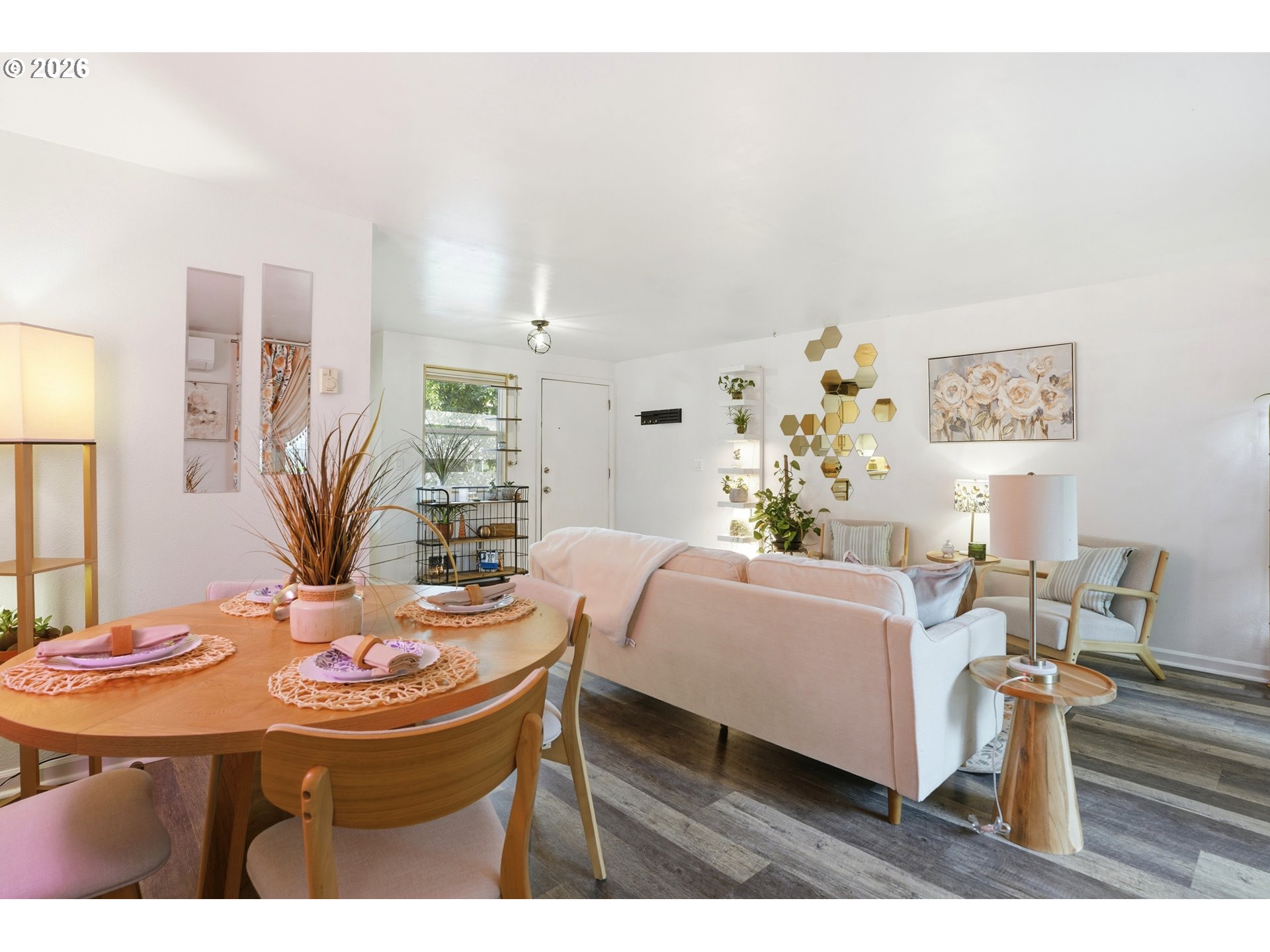 Photo #3: 406283817 Listing: Photo #3