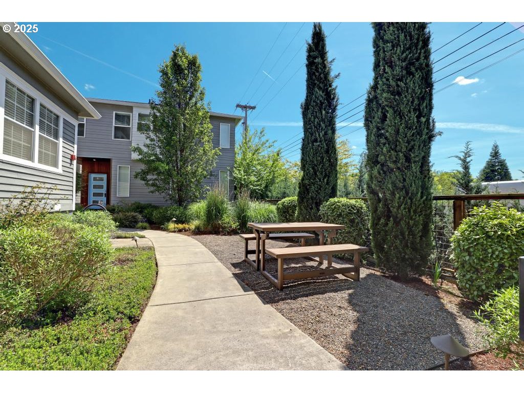 Photo #3: 406999198 Listing 