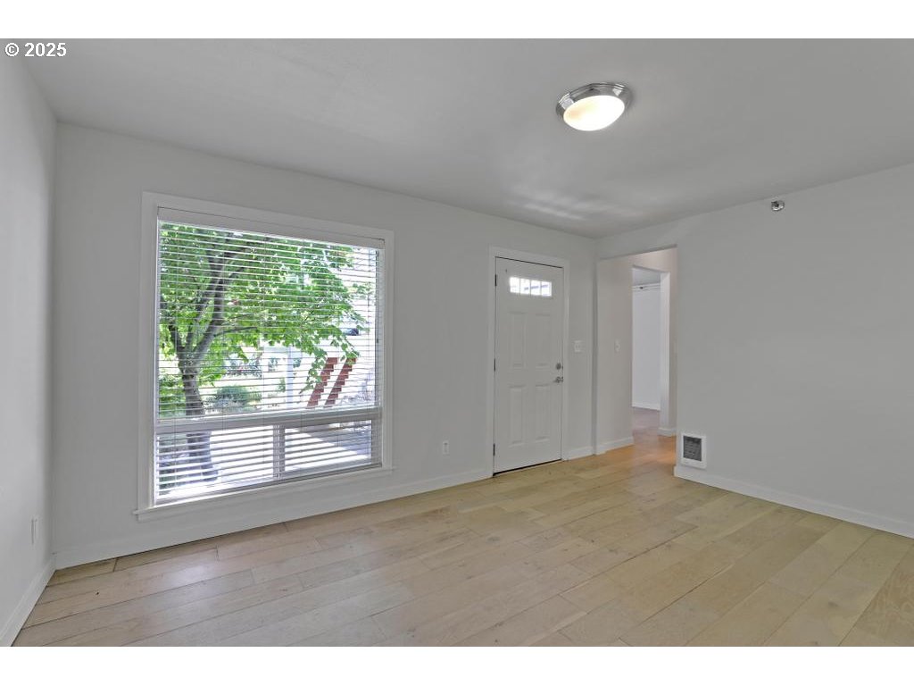 Photo #6: 406999198 Listing: Photo #6