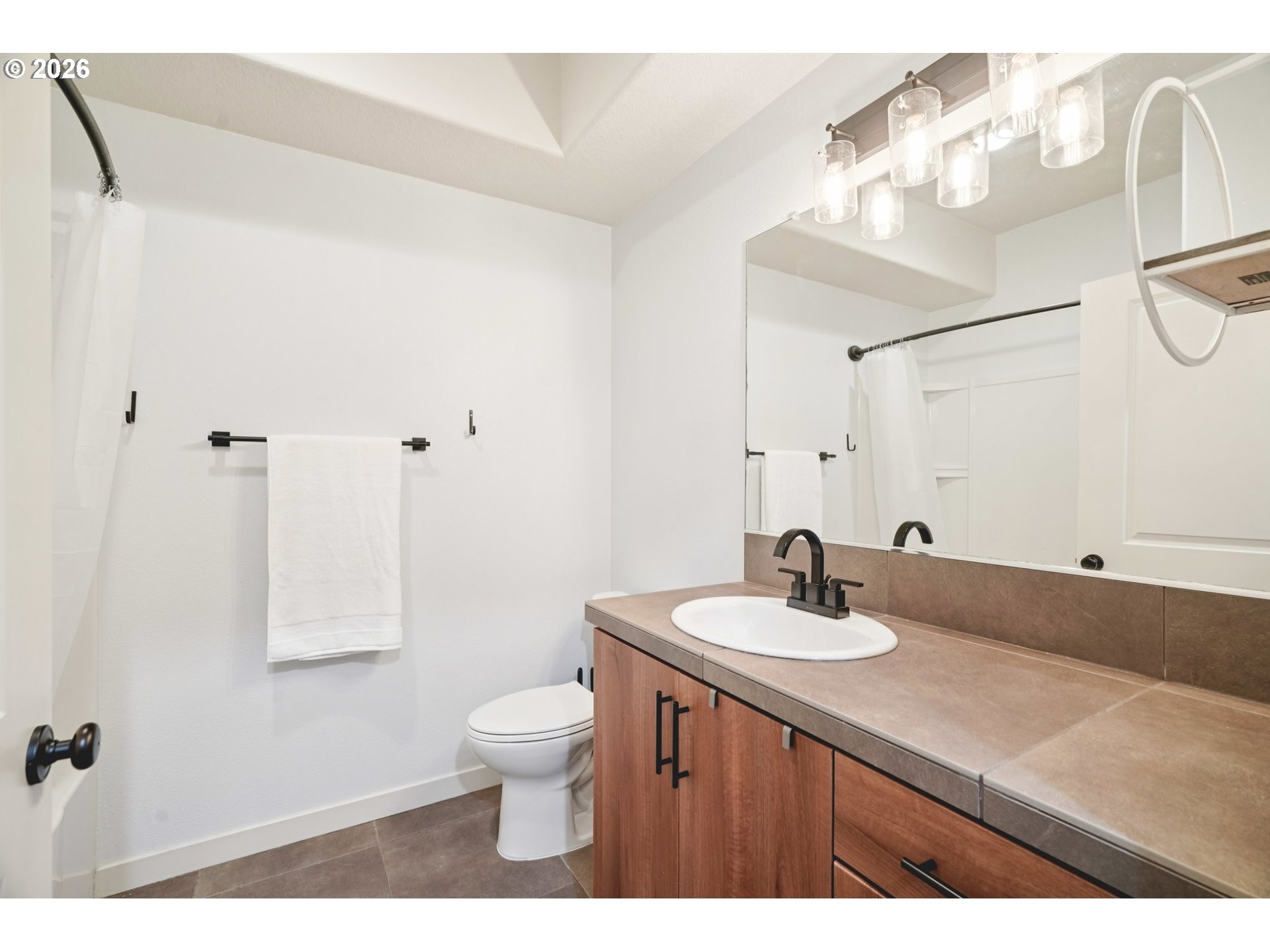 Photo #4: 408021102 Listing: Photo #4