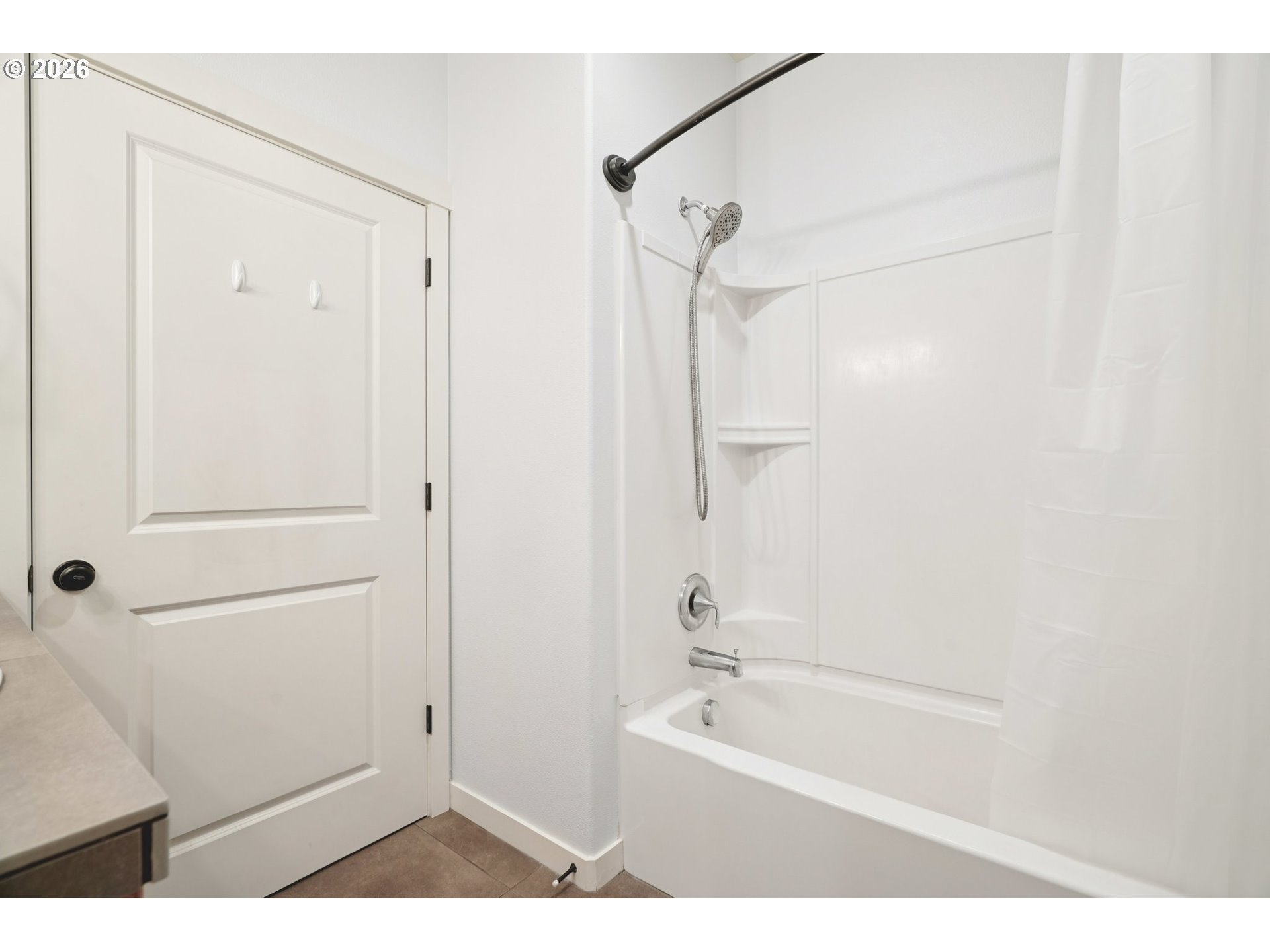 Photo #10: 408021102 Listing: Photo #10