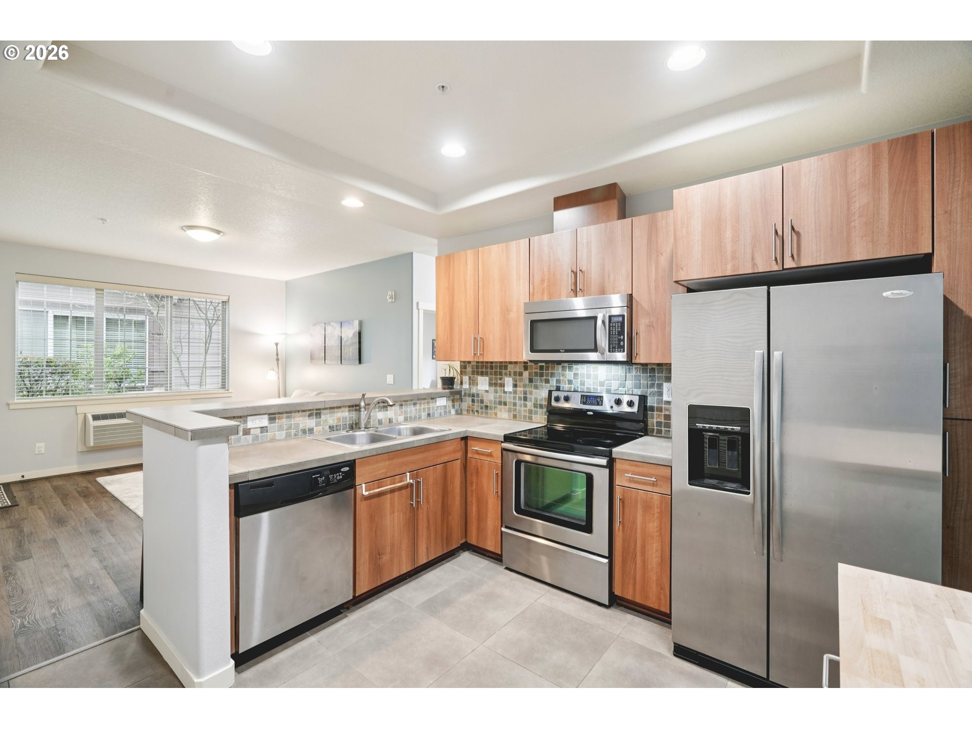 Photo #2: 408021102 Listing: Photo #2