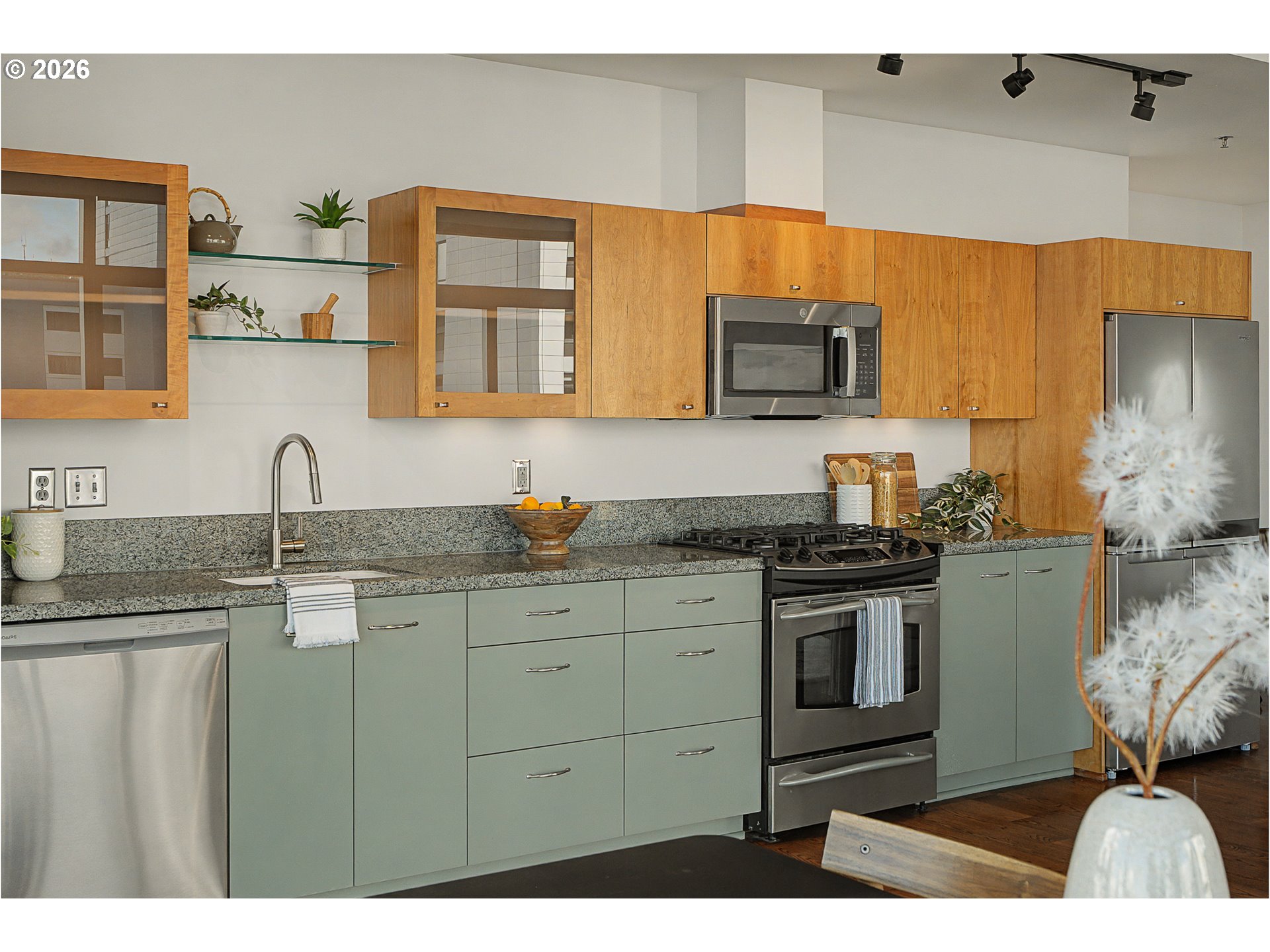 Photo #8: 408767145 Listing: Photo #8