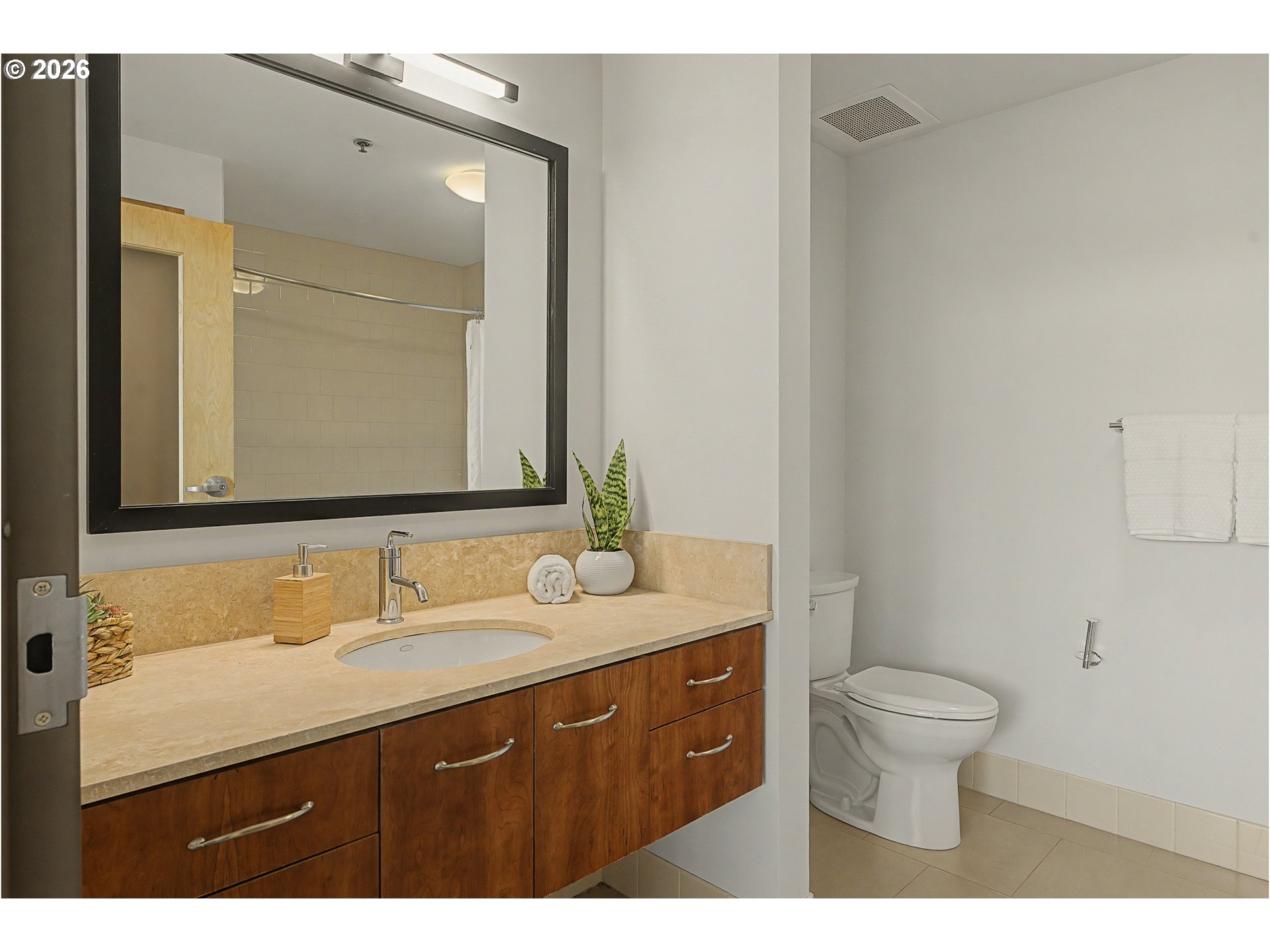 Photo #17: 408767145 Listing: Photo #17