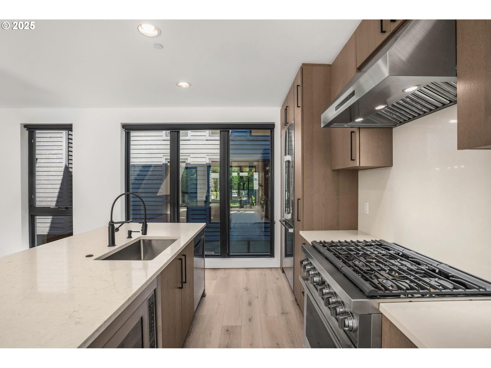 Photo #2: 408886256 Listing 