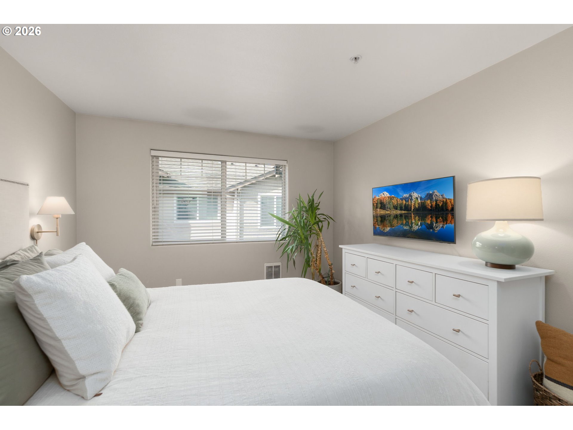 Photo #6: 408928015 Listing: Photo #6