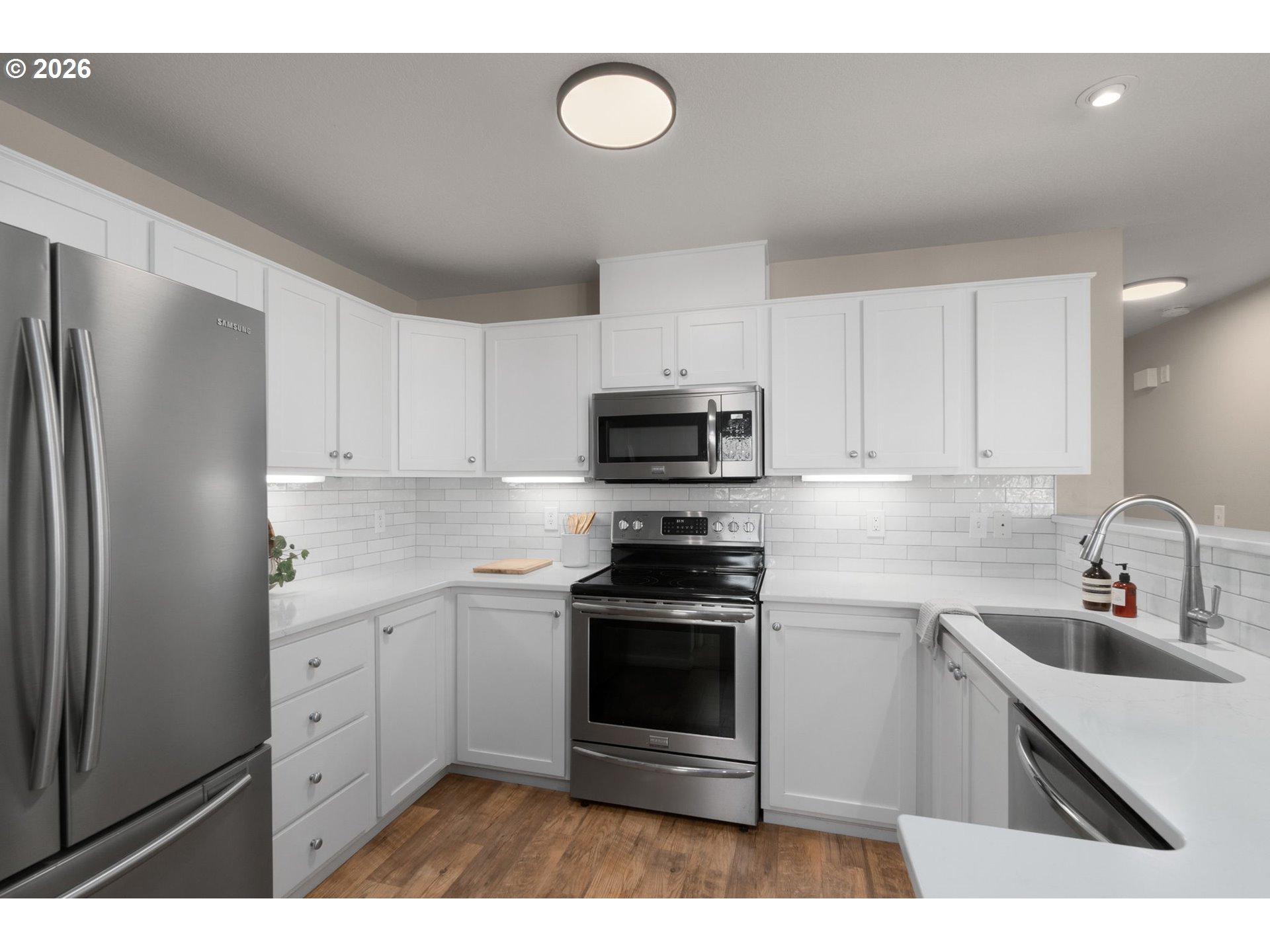 Photo #3: 408928015 Listing: Photo #3