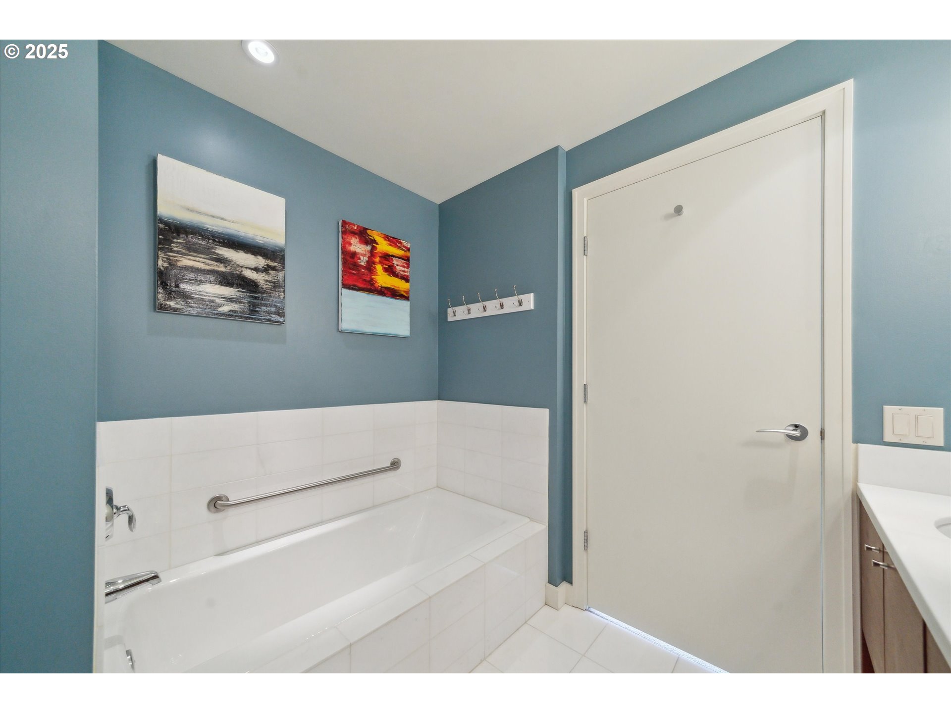 Photo #13: 409409762 Listing: Photo #13